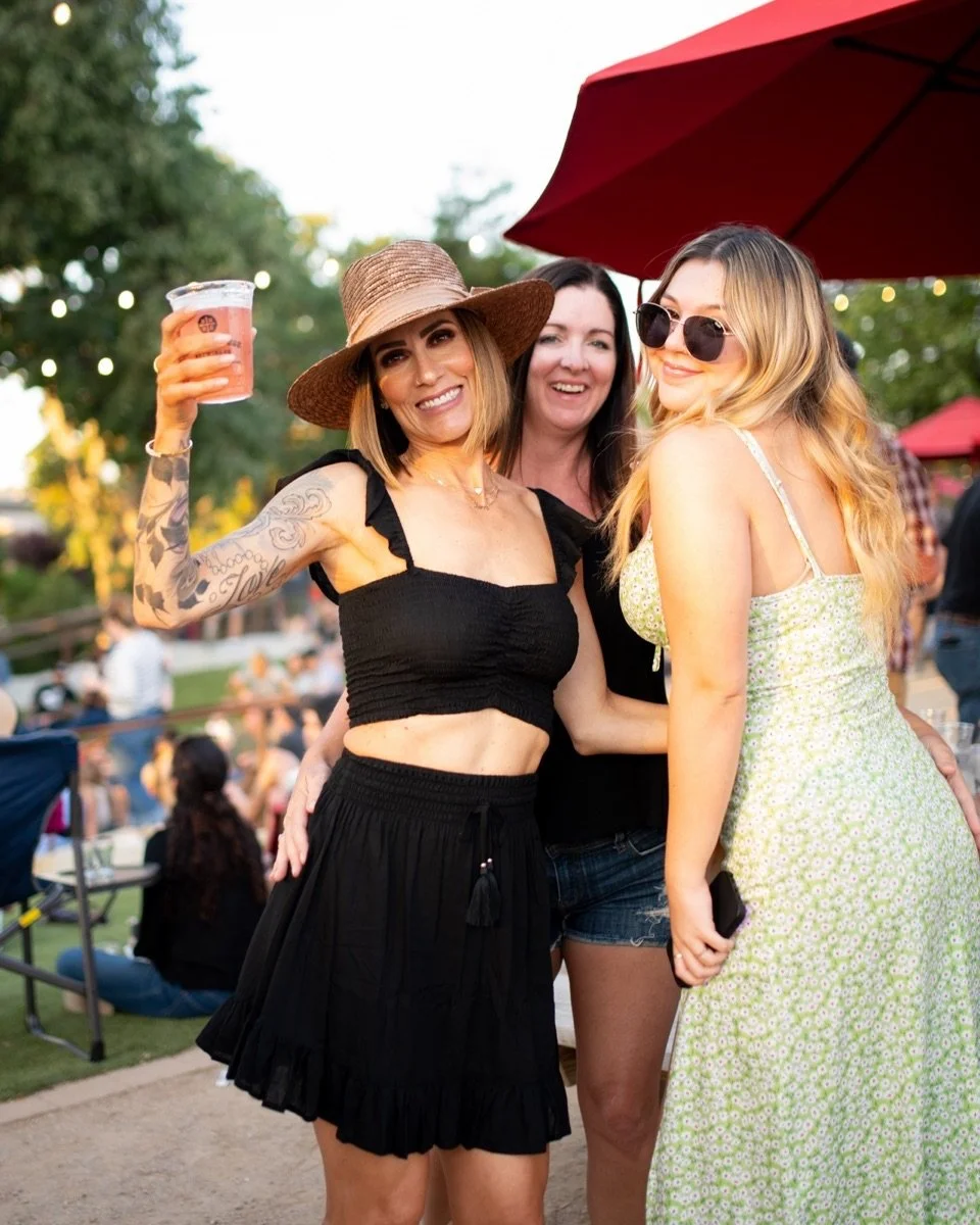 Friday&rsquo;s here and the rain&rsquo;s finally letting up. Your favorite beer is cold, the music&rsquo;s damn good, and the crew&rsquo;s ready for you! 
Grab a glass, find your spot, and let the good times roll. 🍻