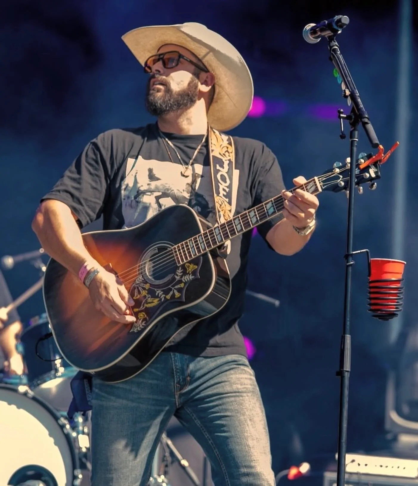 🤠 TONIGHT AT BarrelHouse Brewing Co. 🤠

Free live country music kicks off at 7:30PM with Bakersfield&rsquo;s own Joe Peters! 🎸🍻 All ages welcome.

Joe Peters is a born-and-raised Bakersfield singer-songwriter and entrepreneur, blending traditiona