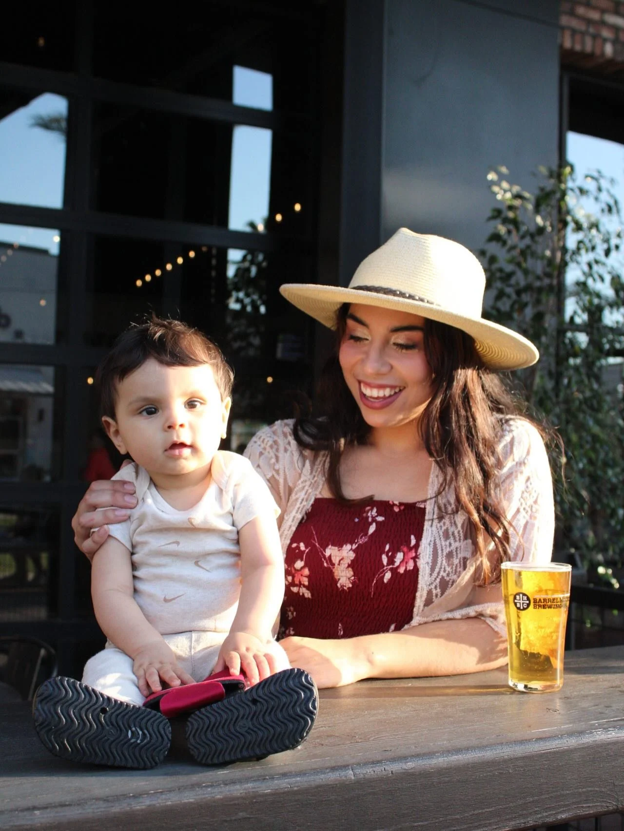 Mama not only needs a beer, Mama deserves a beer💌

Bring mom in for a brew this weekend🍻✨
&amp; grab her a last minute gift or a pack to go! 

Live music all weekend long &amp; Good Times flowing 
See ya soon! 
Cheers✨
#goodpeoplegoodtimesgreatbeer