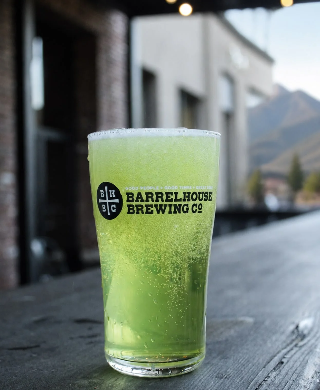 Our new Mountain Brew Seltzer has us dreaming 
about crisp air and Mountain Views 🏔️
Good thing you don&rsquo;t have to go to the mountains to get the vibe😉

Check it out today &amp; stay for live music all weekend long🎶
Cheers!
#goodpeoplegoodtim