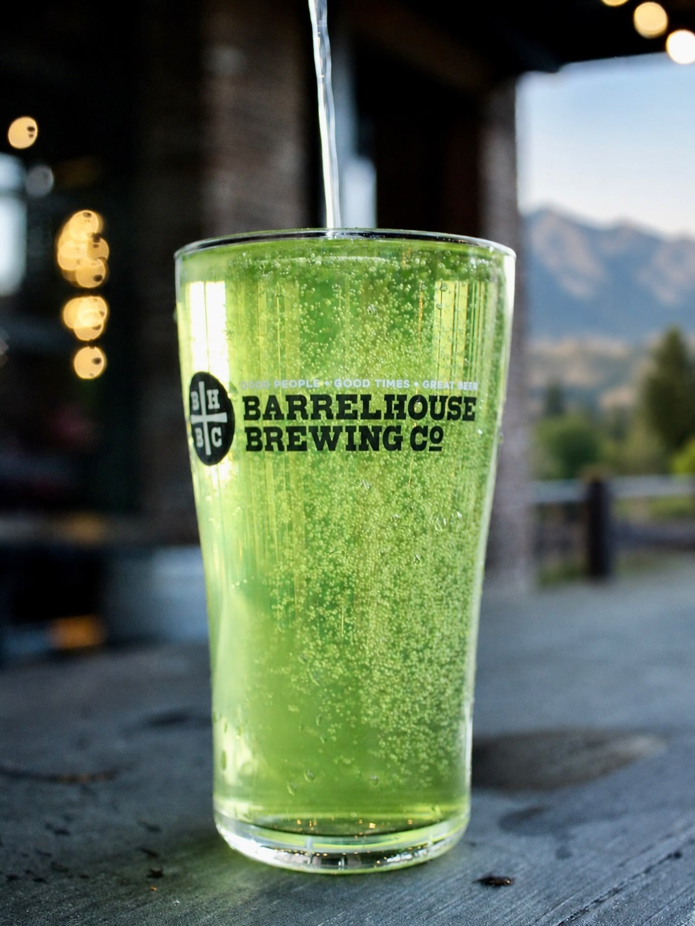 POV- you try our new Mountain Brew Hard Seltzer &amp; 
suddenly the taproom has &ldquo;Mountain Views&rdquo; 🏔️

Check it out this weekend &amp; stay for live music all weekend long! 
Cheers!✨
#goodpeoplegoodtimesgreatbeer