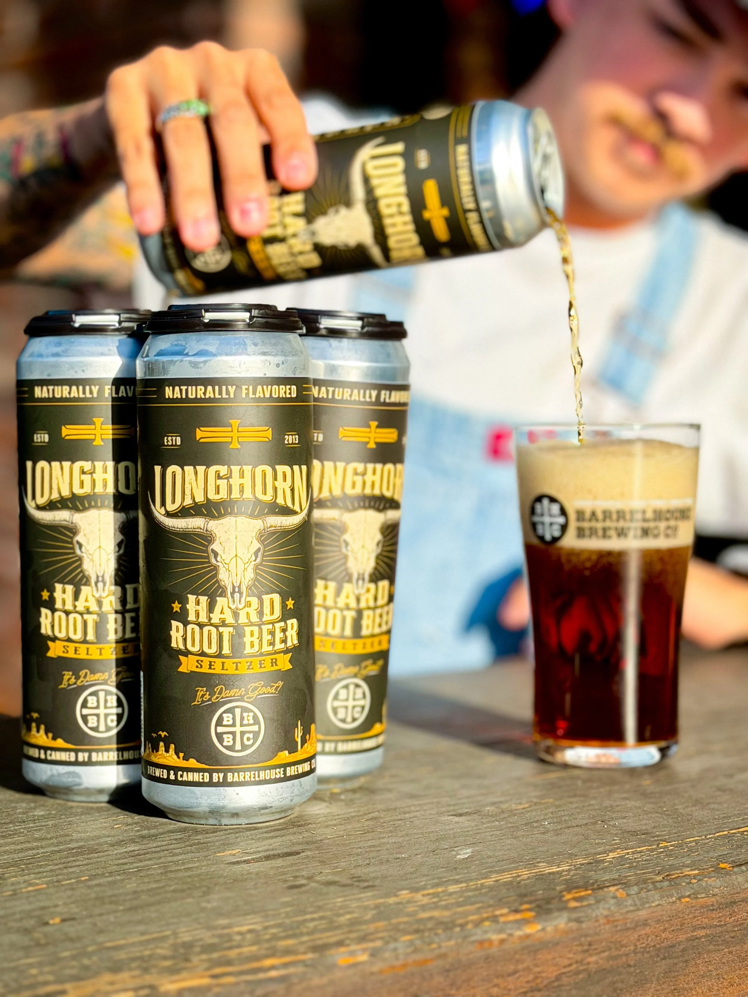 A twist on a classic that never goes out of style ⚡️

Enjoy a refreshing pint of our Hard Root Beer today! 
Available on draft &amp; in a 4-pack to take home the Good Times!🍻
Cheers! 
#goodpeoplegoodtimesgreatbeer