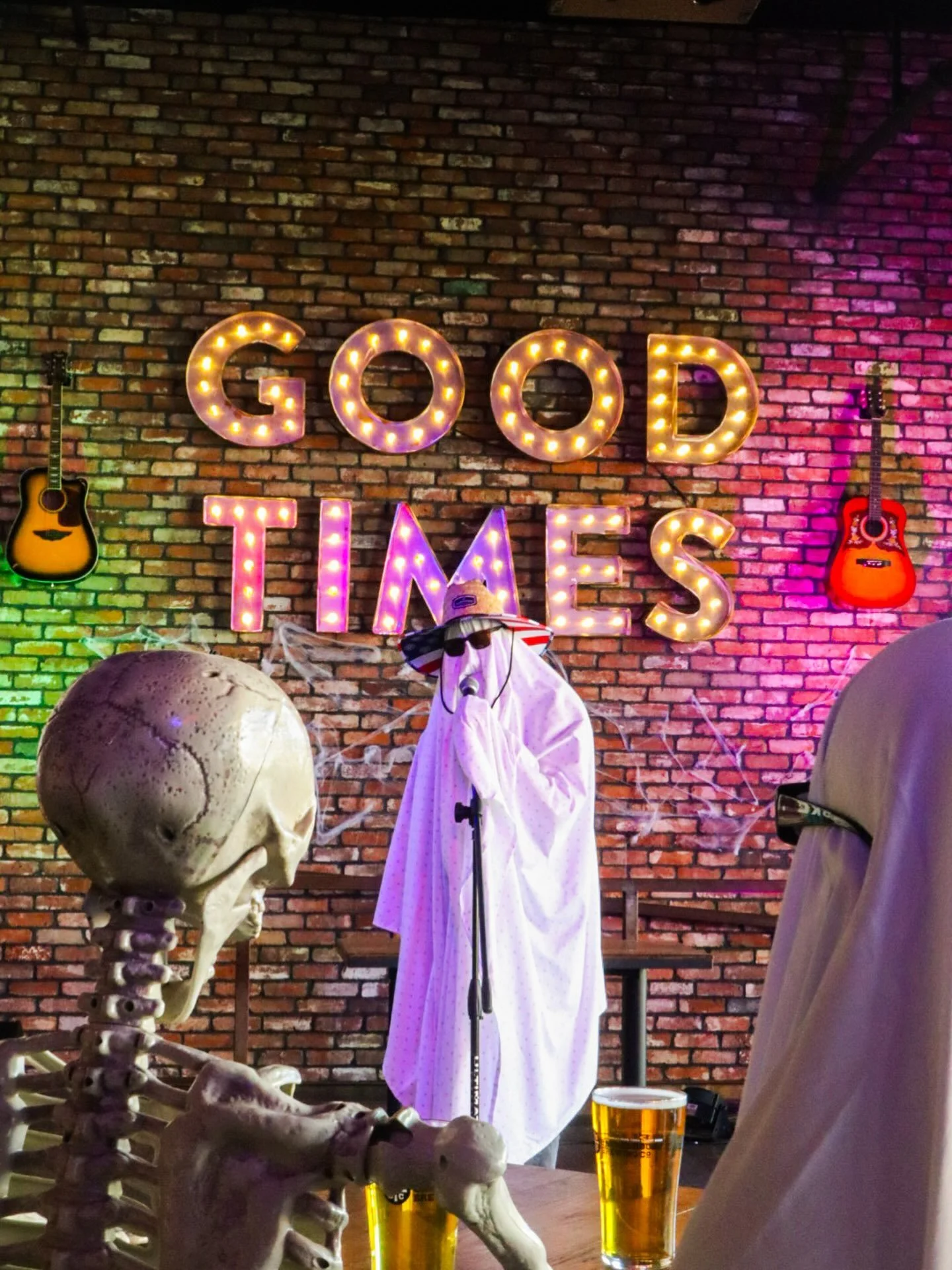 SPOOKY SEASON, BUT MAKE IT A GOOD TIME🍻💀

Live music all weekend long at BarrelHouse. 🎸 
Grab your crew, and let&rsquo;s get a little BOO-zy. 🧟&zwj;♂️🍺

The vibes are frighteningly good, the beer is cold, and the weekend is calling. 
See you at 