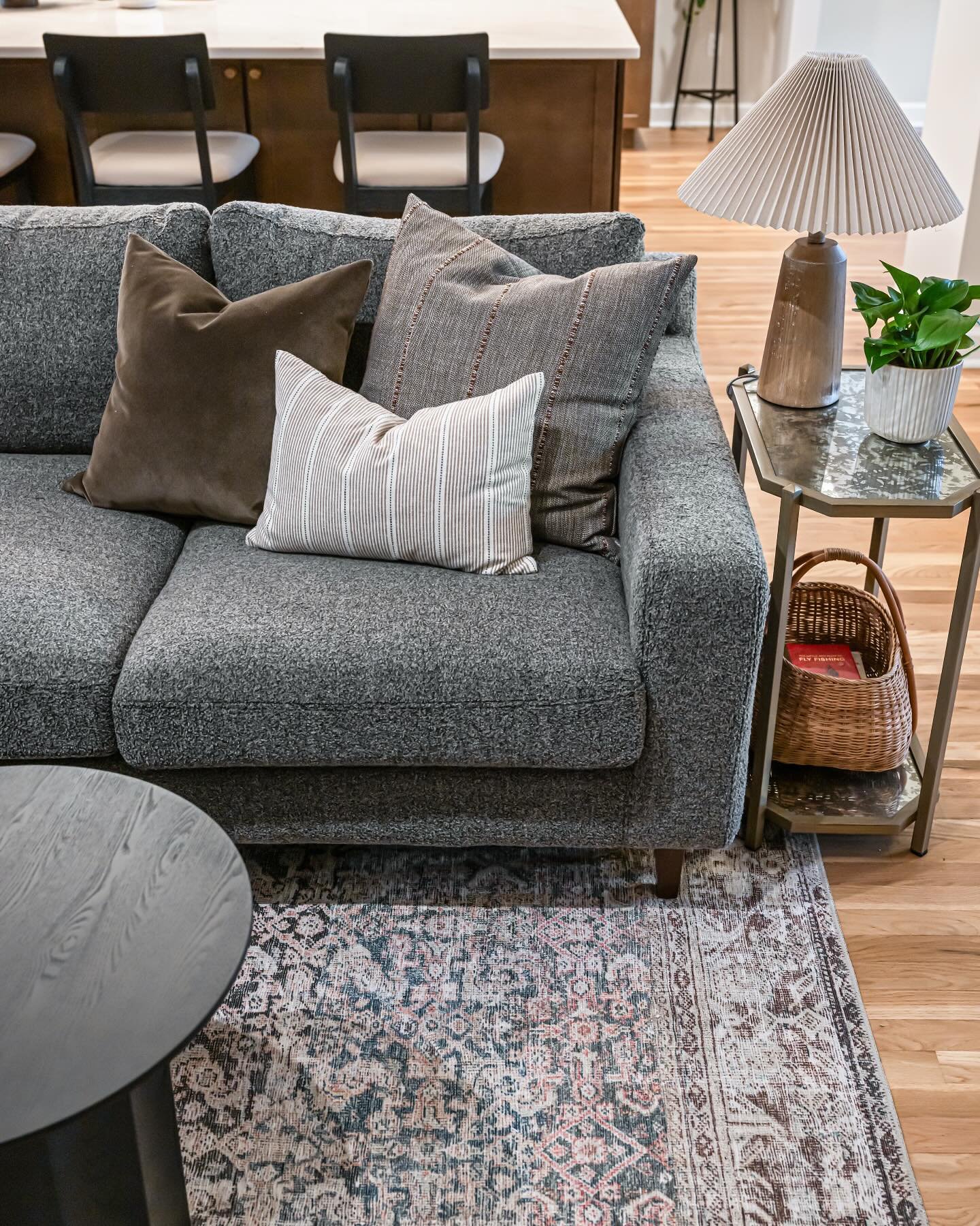 More projects nearing the finish line will mean fresh photos soon but I&rsquo;m still over here loving the textures in this beautiful living room&hellip;. 

@ryantheedephotography 
@sfcustomremodeling