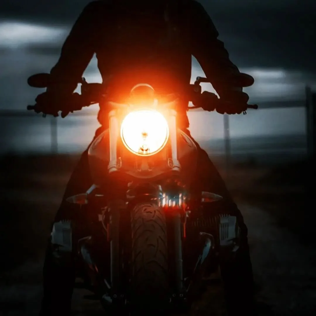 Spring is here! 🔥🔥🔥
.
.
.
.
.
.
.
#yeg #yegphotographer #yegphotography #motorcyclephotography #motorcyclesofinstagram #motorbikelife #sportbikeaddicts #sportbikelife #motorcycle #photographer #sonyshooter #yegshooters #yegmodel #bmwrninet
