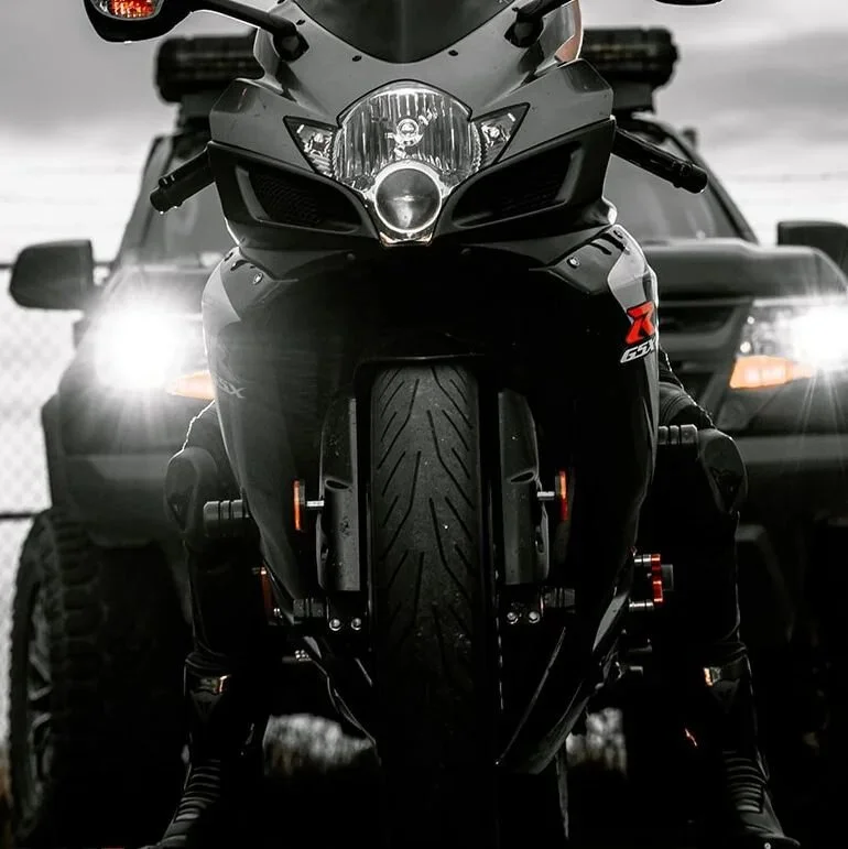 Things that go vroom
.
.
.
.
.
.
.
.
#zr2 #coloradozr2 #automotivephotography #automotivephotographer #yegphotography #yegshooters #yeg #sportbikeaddicts #sportbikelife #sportbike #commercialphotography  #gsxr750 #edmonton
