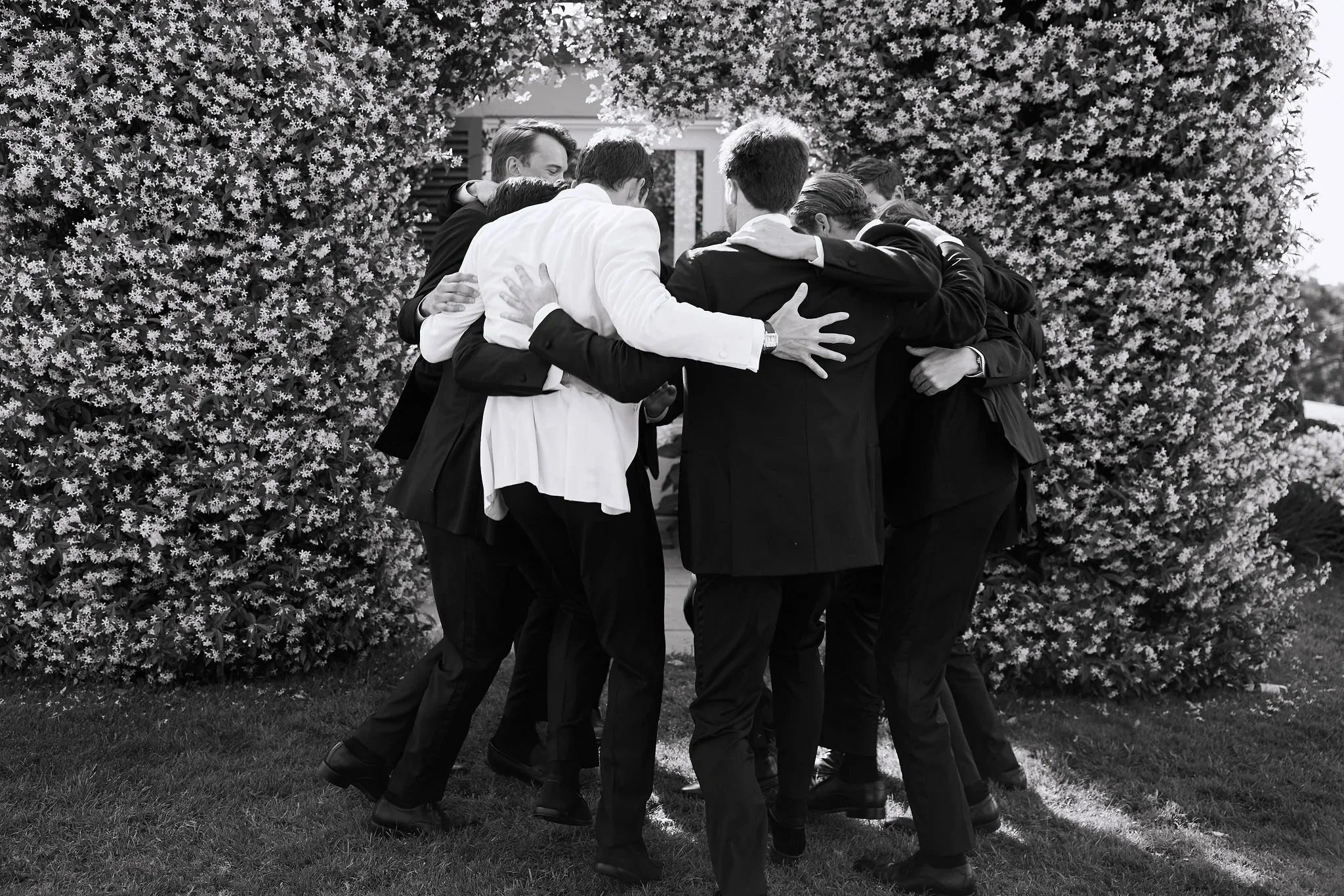 imgi_97_HR_SandH_LostinLove_wedding574.jpg