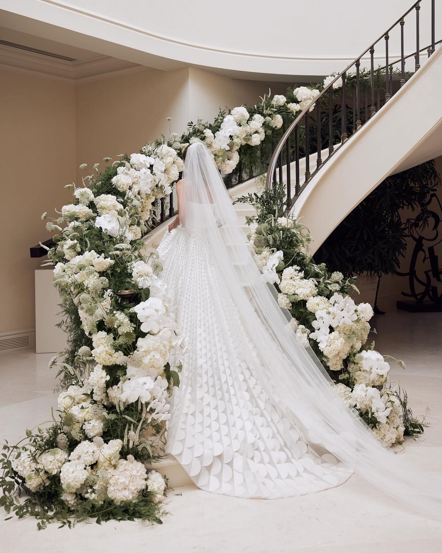 From elegance to airborne!! ☁️✨

Bride | @lozthurin 
Photographer | @lostinlove_photography 
Planner + Stylist | @thebiggrouphospitalityagency @thebiggroupcreative 
Videographer | @northbrookagency