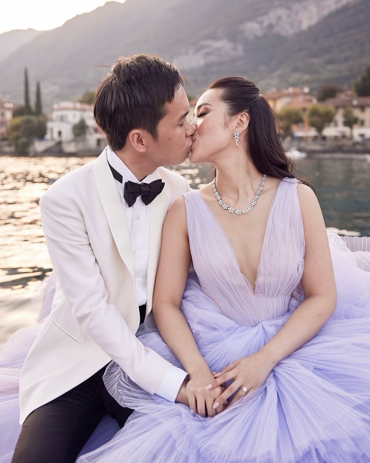 Romantic Riva boat rides around Lake Como 🤍 

Bride + Groom | @jingxiantjx @bryantan_52 
Photographer | @lostinlove_photography 
Dress | @nicolefeliciacouture 
Planner | @centoroseuntulipano_weddings 
Makeup Artist | @bezal_makeup 
Hair Stylist | @s