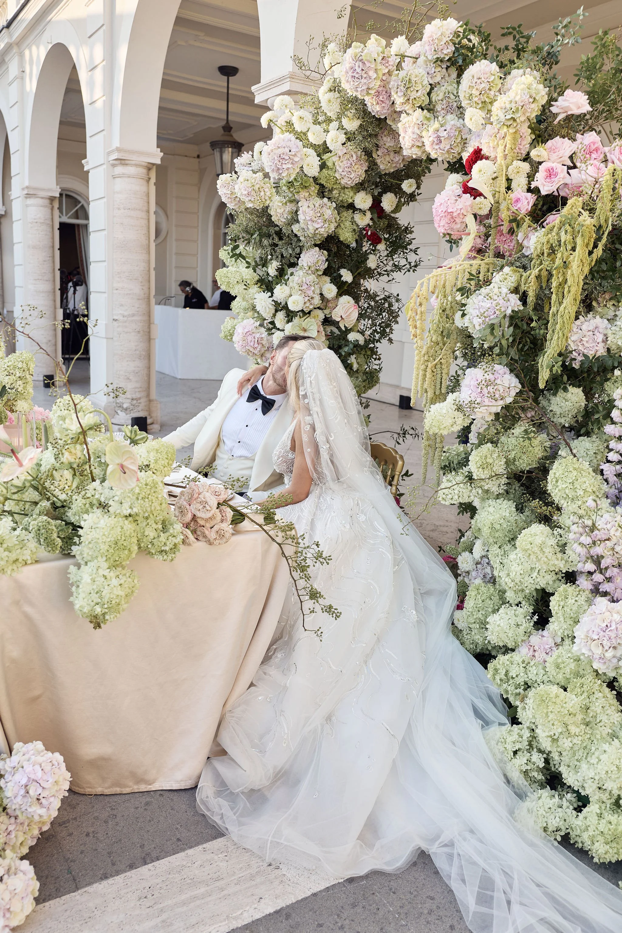 VickyandKyle_VillaMiani_Lostinlove175.jpg