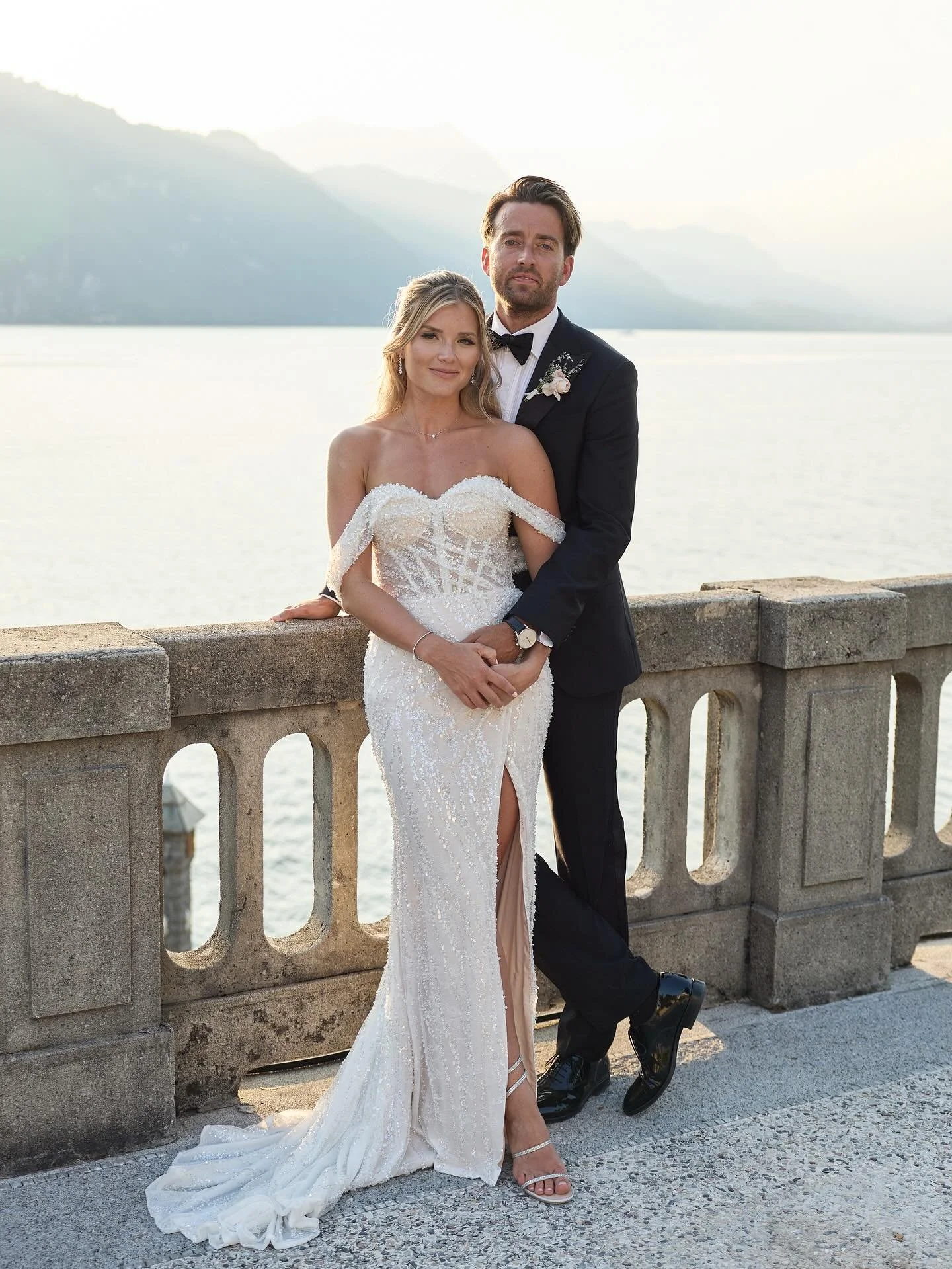 Jolin + Jonathan 🤍 The sweetest of wedding days on beautiful Lago Di Como 🤍

Bride + Groom | @jolinholmgren + Jonathan
Planner | @weddingboxlakecomo
Venue | @villalarioresort
Ceremony dress | @millanova 
Reception dress | @millanova 
After party dr