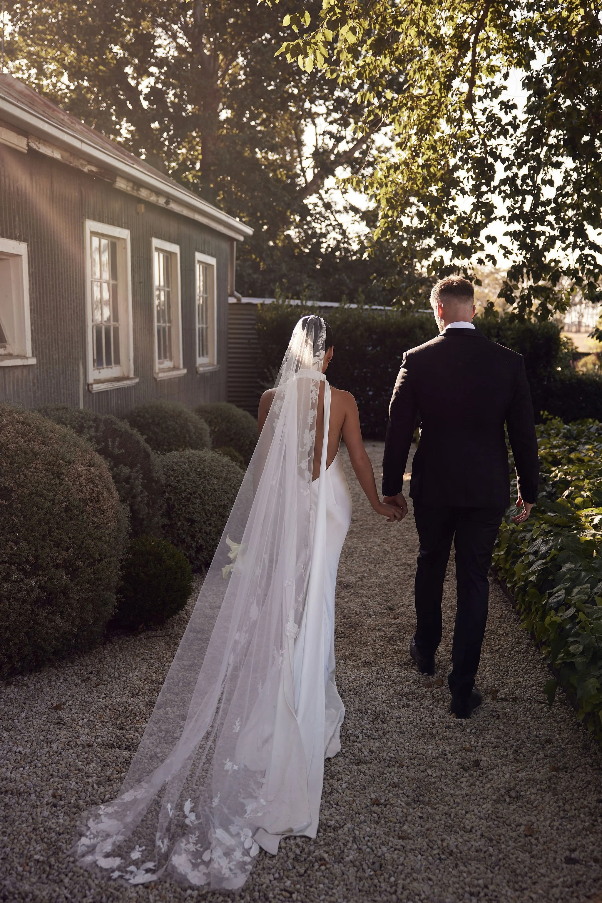 StephanieandTyler_BarunahPlains_LostInLovePhotography156.jpg