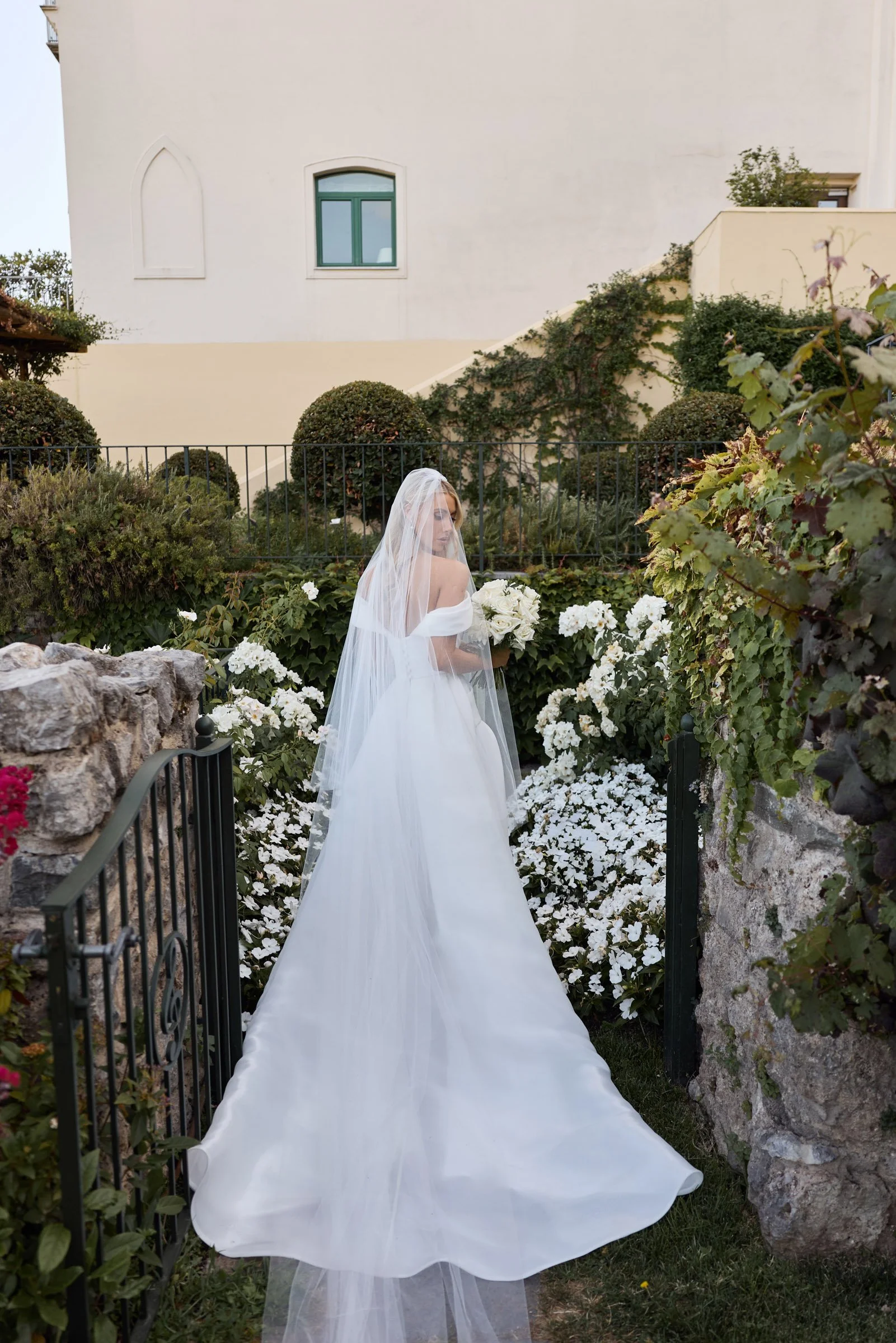 web_015AshandAsh_BelmondCaruso_LostInLovePhotography_wedding_0392.jpg