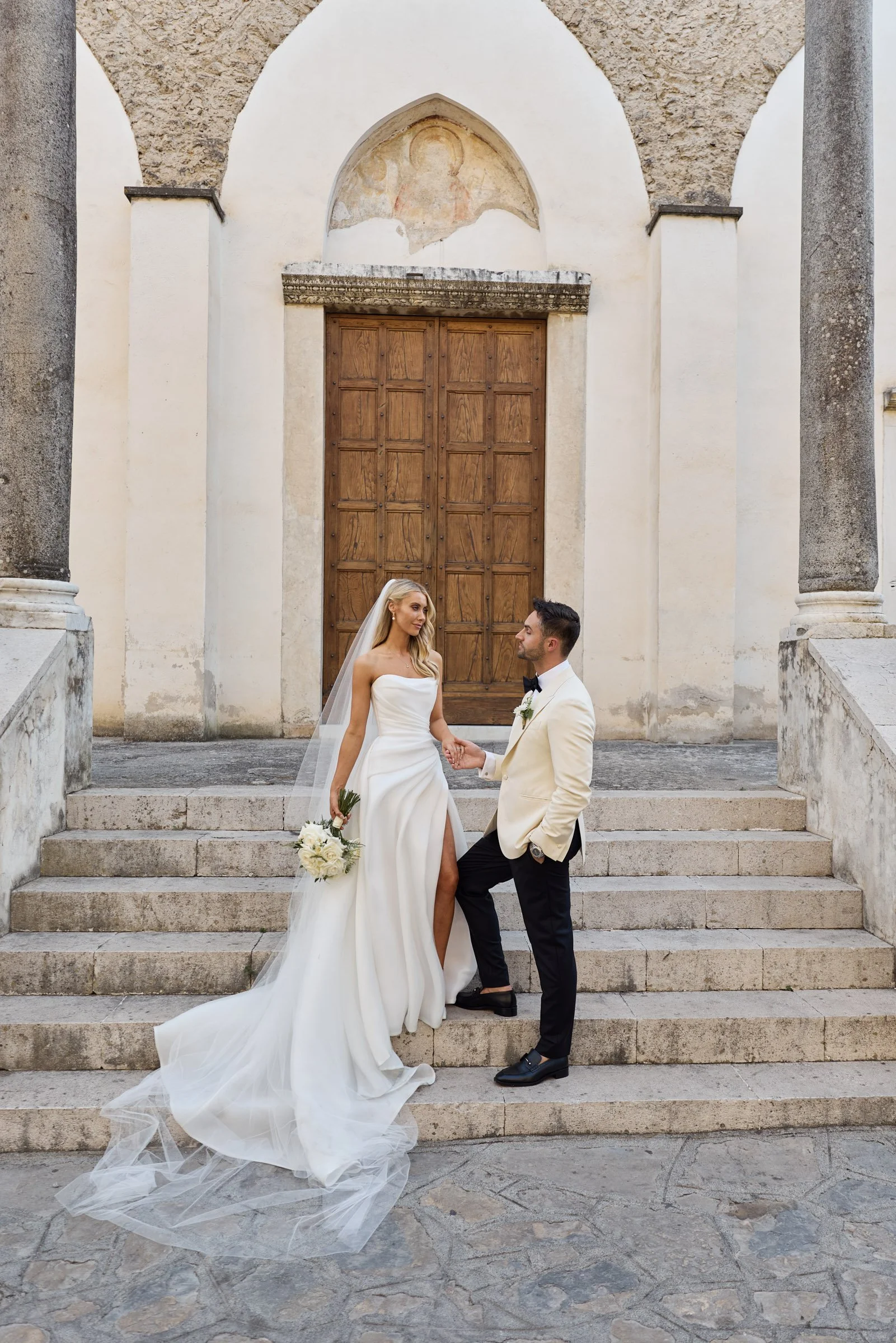 web_040AshandAsh_BelmondCaruso_LostInLovePhotography_wedding_0735.jpg