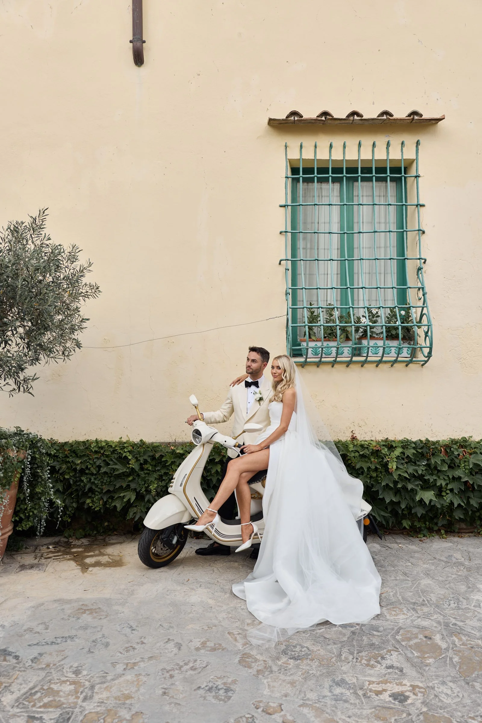 web_044AshandAsh_BelmondCaruso_LostInLovePhotography_wedding_0781.jpg