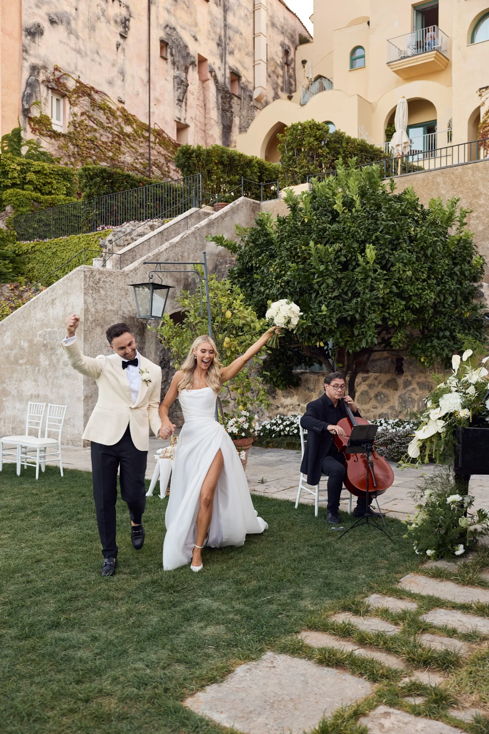 web_050AshandAsh_BelmondCaruso_LostInLovePhotography_wedding_0838.jpg