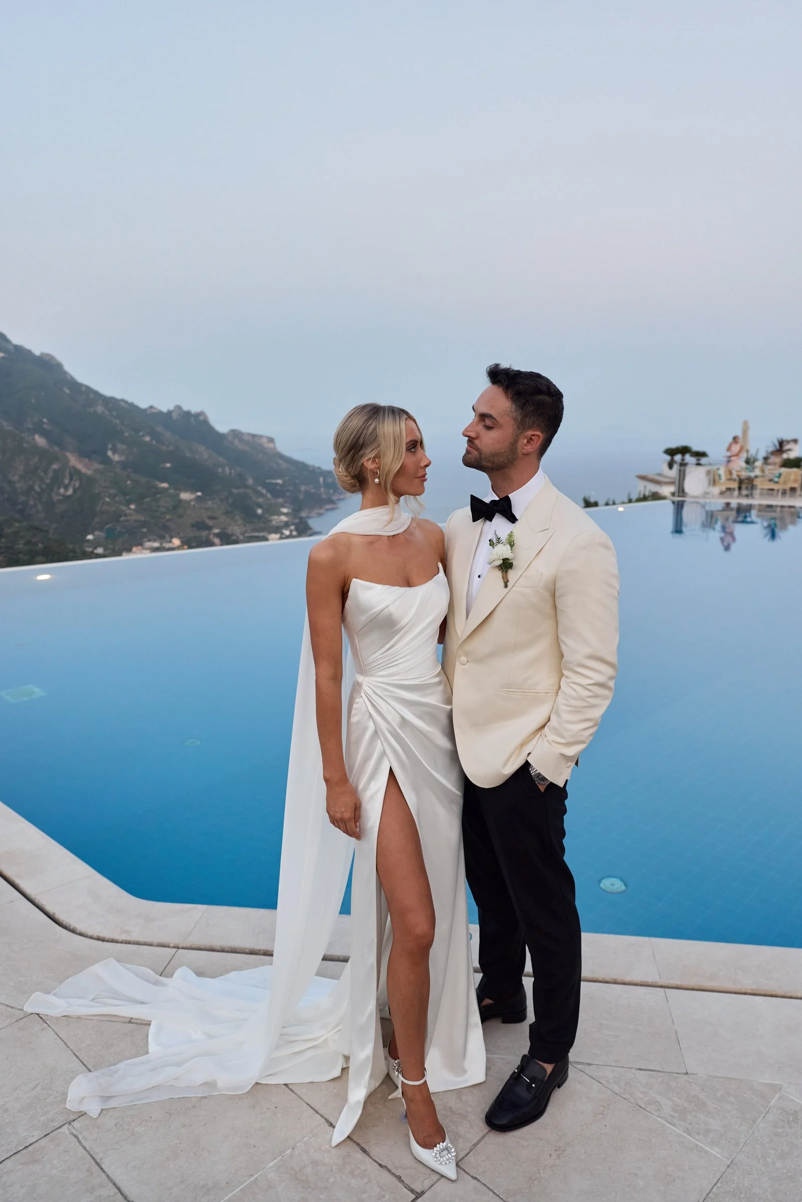 web_060AshandAsh_BelmondCaruso_LostInLovePhotography_wedding_0974.jpg