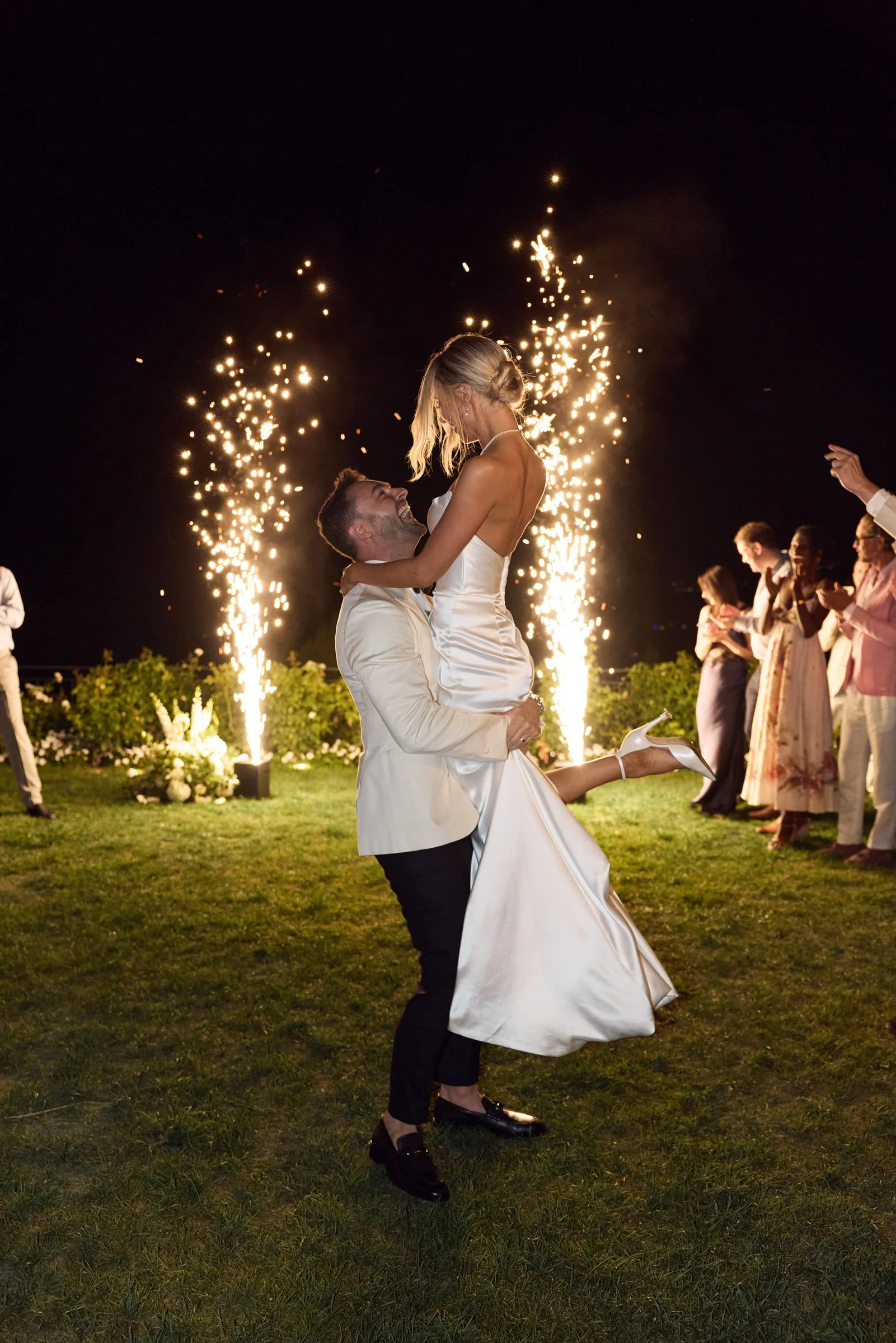 web_068AshandAsh_BelmondCaruso_LostInLovePhotography_wedding_1109.jpg