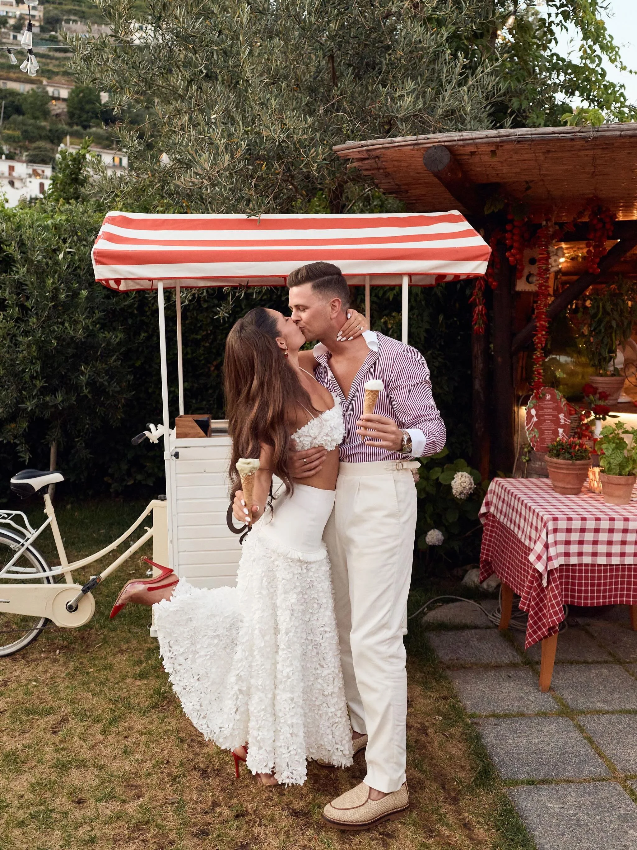 The best vibes at Brie + Dylan&rsquo;s welcome party 🇮🇹 

Venue | @trattoriadalorenzo 
Wedding Planner | @weddingsofdesire 
Photographer | @lostinlove_photography 
Videographer | @echoofjourney_weddingfilm