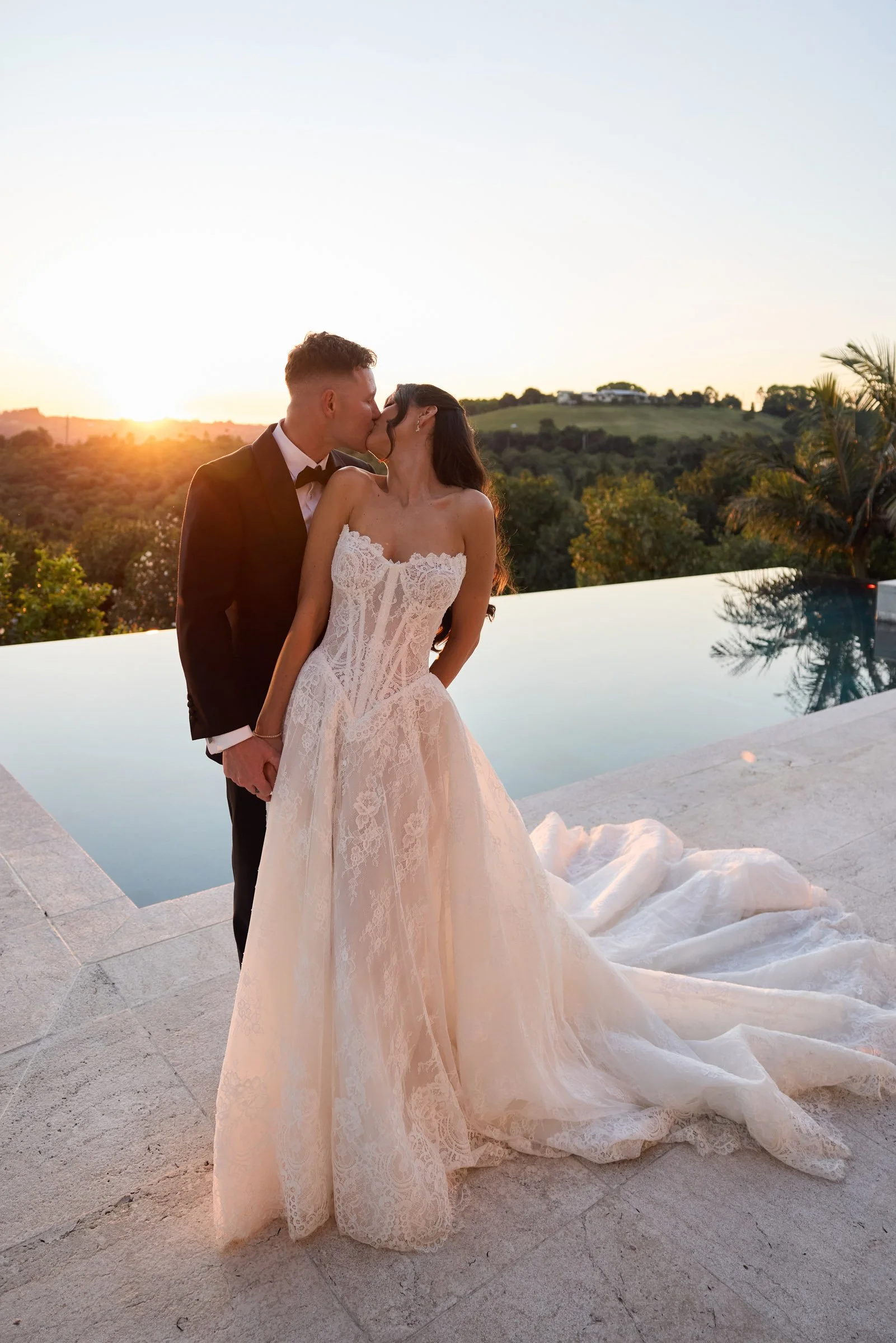 web_066BrittanyandLiam_LostinLovePhotography_TidesByronBay_wedding_express_64.jpg
