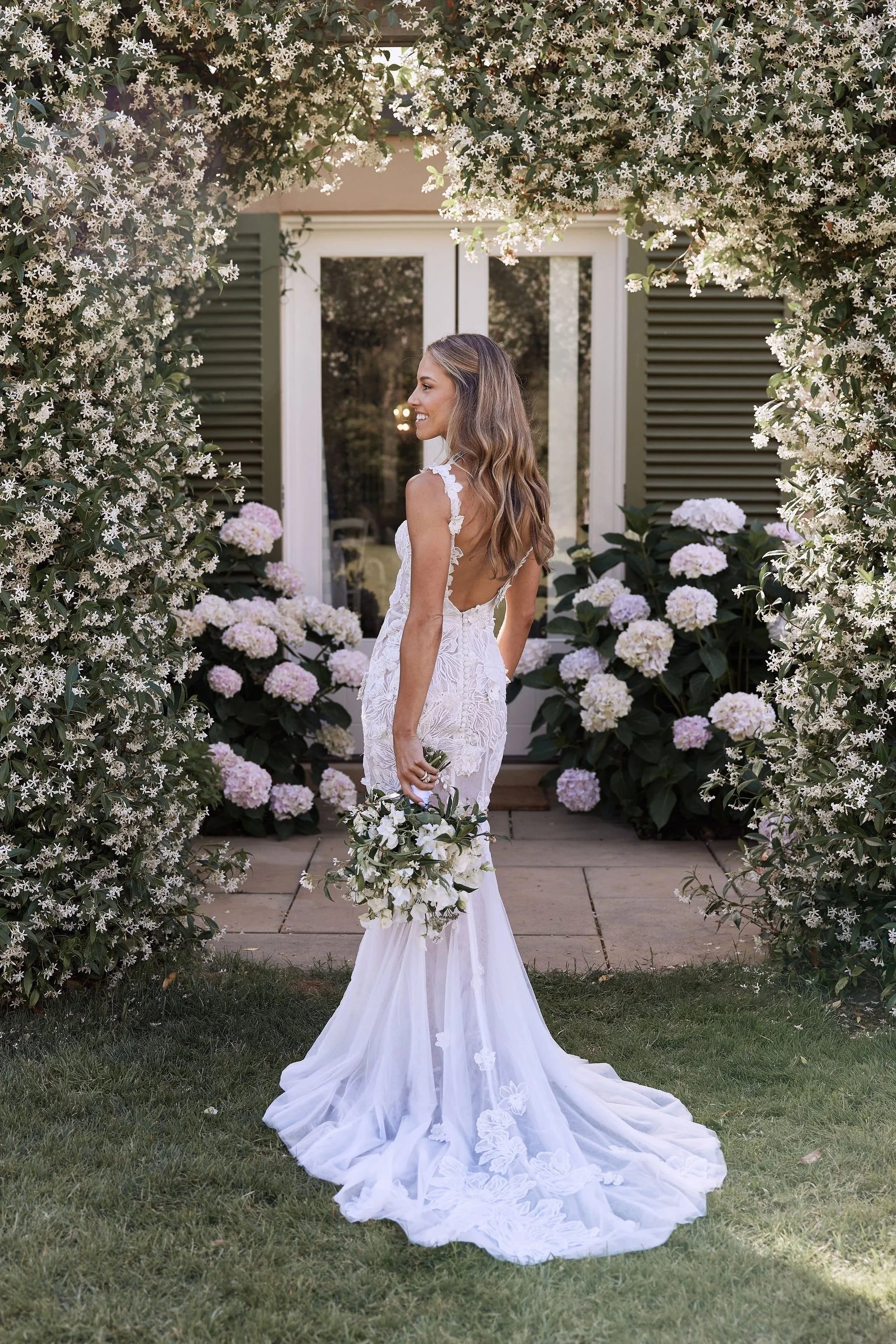 imgi_103_HR_SandH_LostinLove_wedding664.jpg