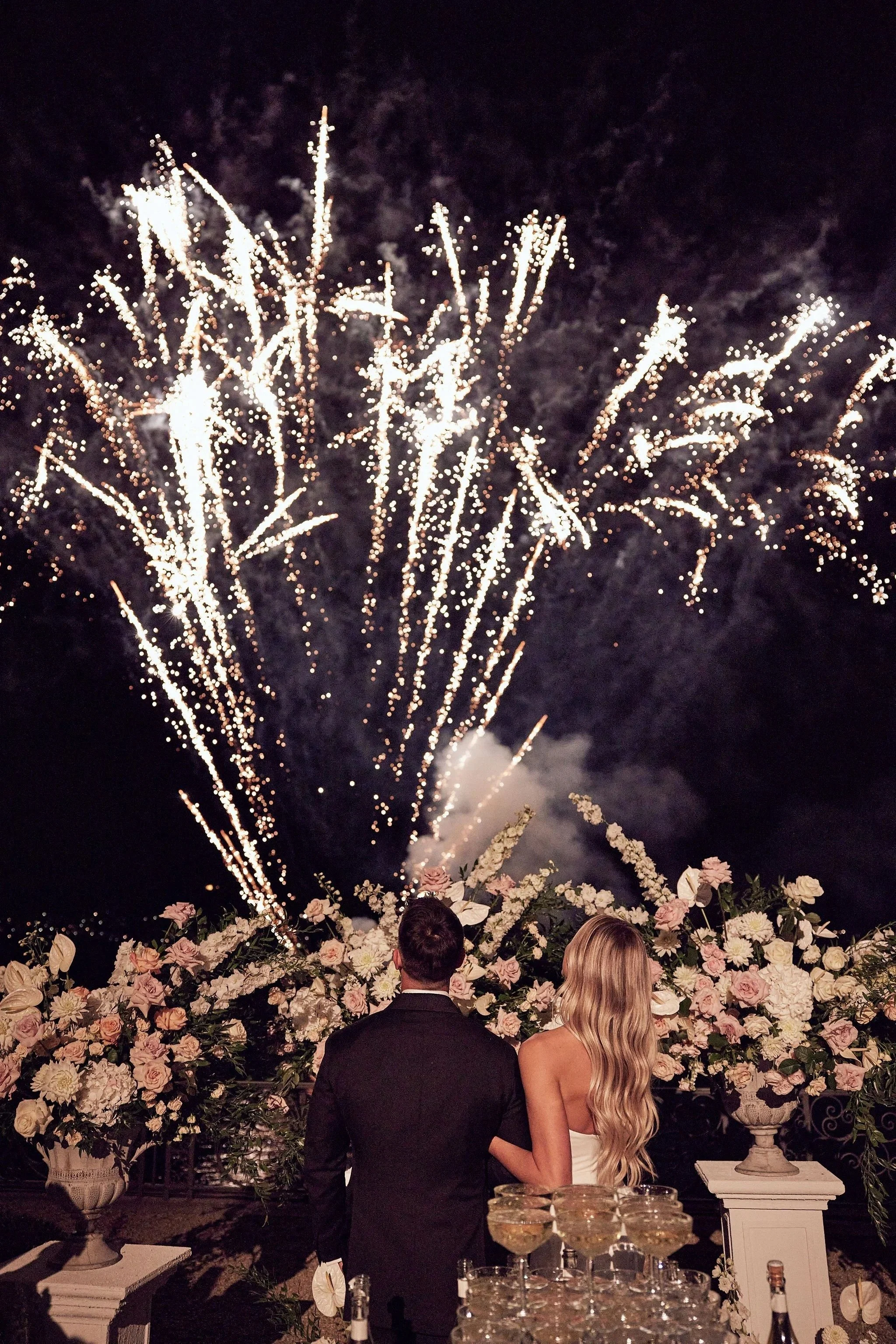 imgi_184_HR_MandB_LostinLove_wedding1127.jpg