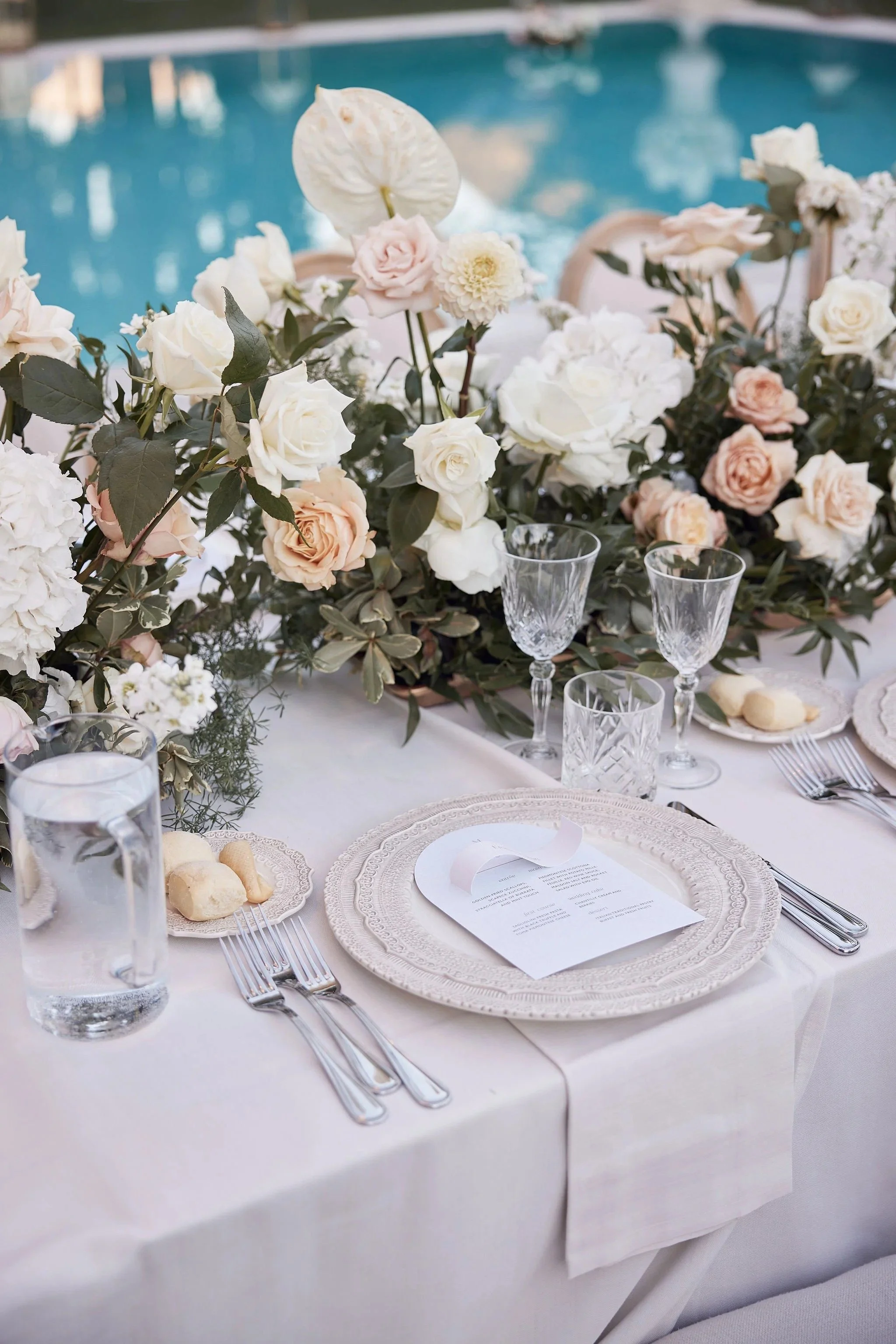 imgi_153_HR_MandB_LostinLove_wedding816.jpg