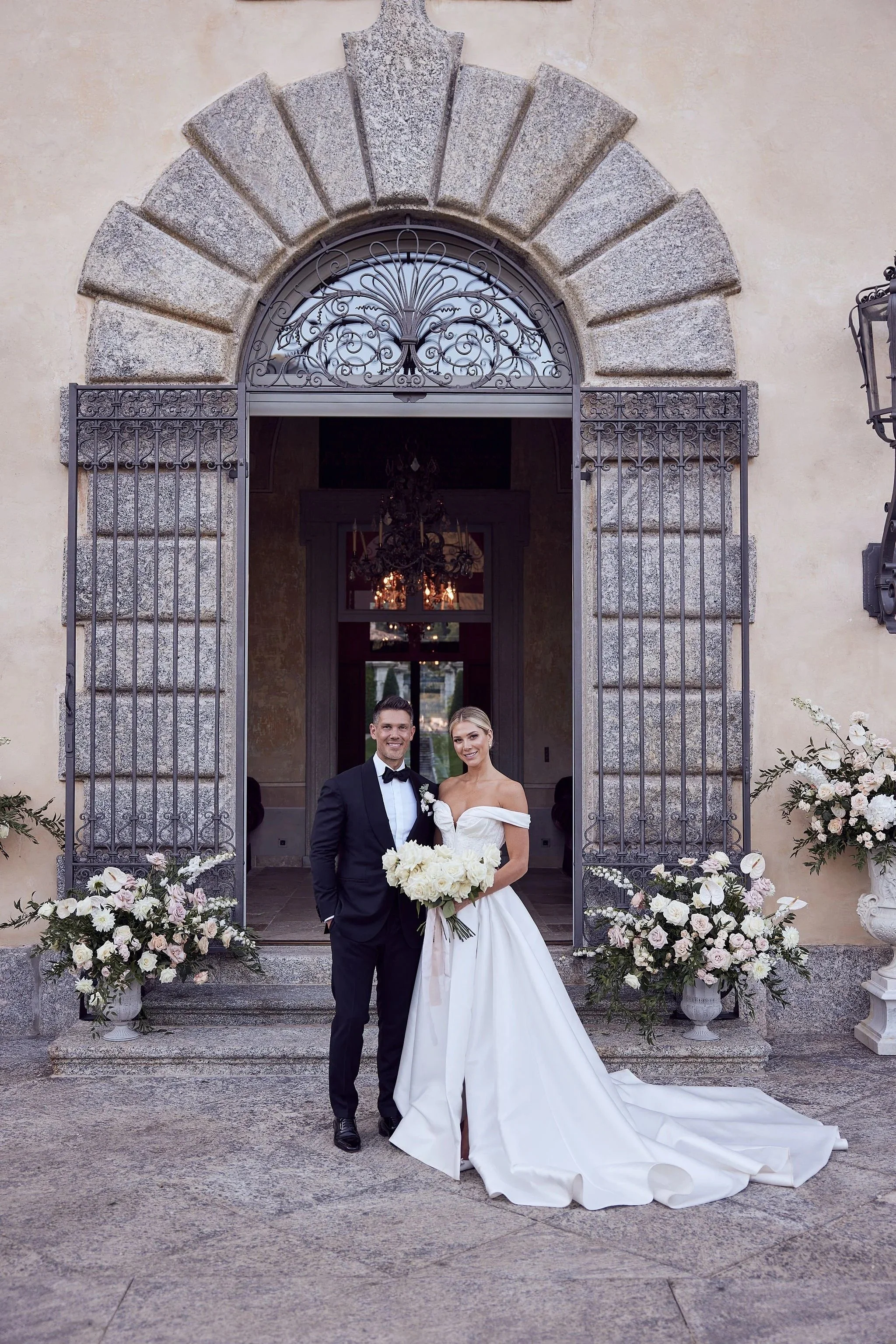 imgi_124_HR_MandB_LostinLove_wedding652.jpg