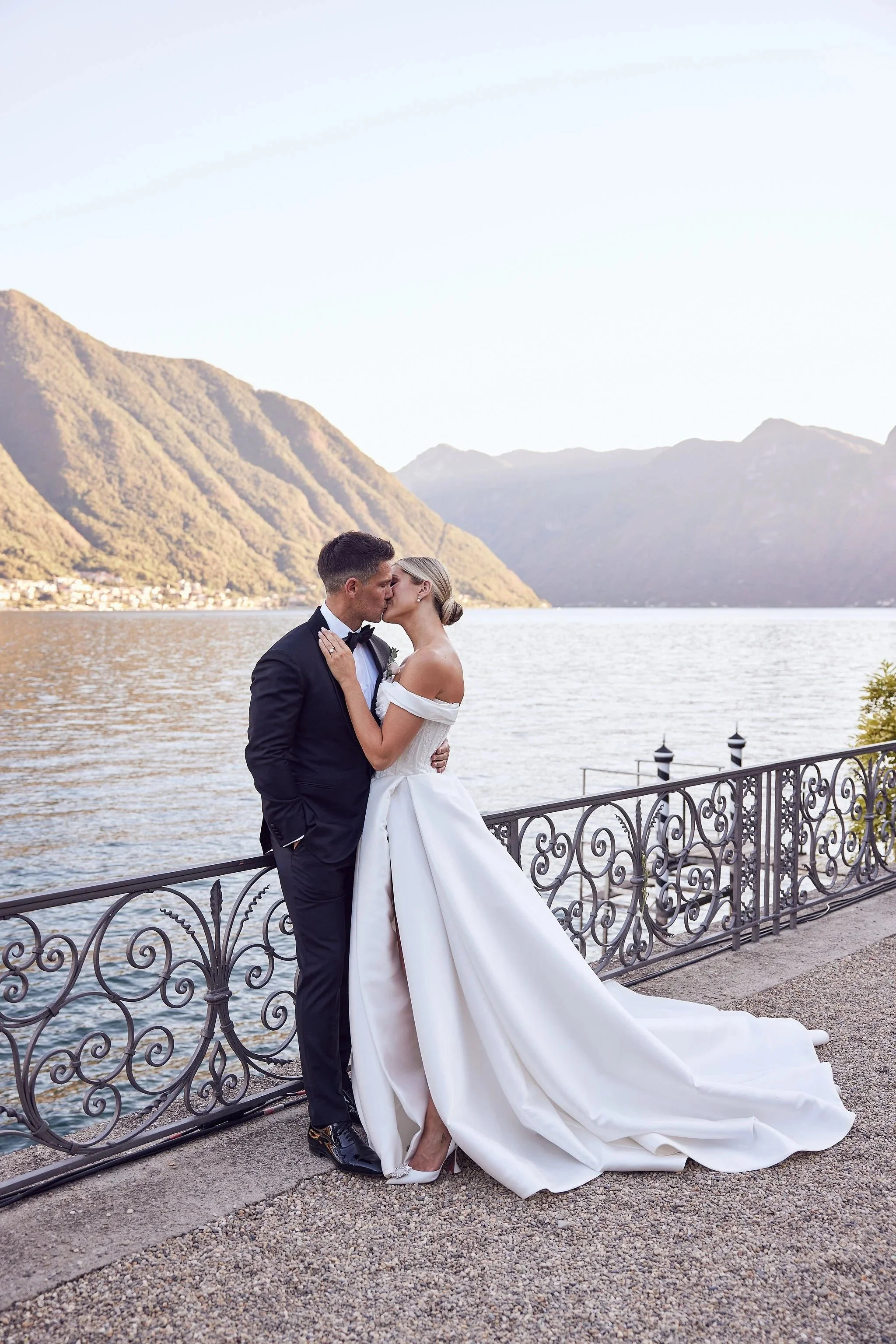 imgi_137_HR_MandB_LostinLove_wedding712.jpg