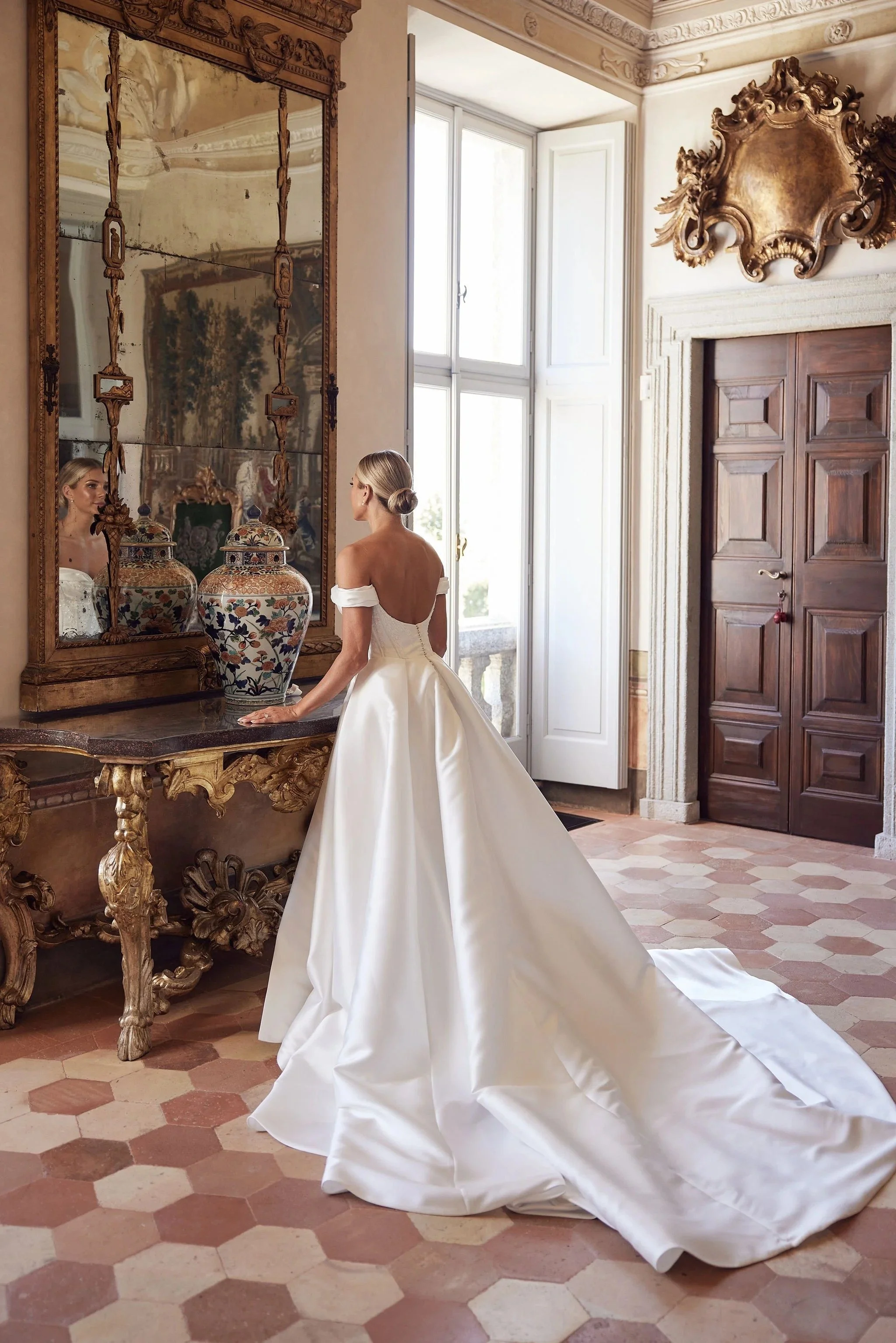 imgi_67_HR_MandB_LostinLove_wedding128.jpg