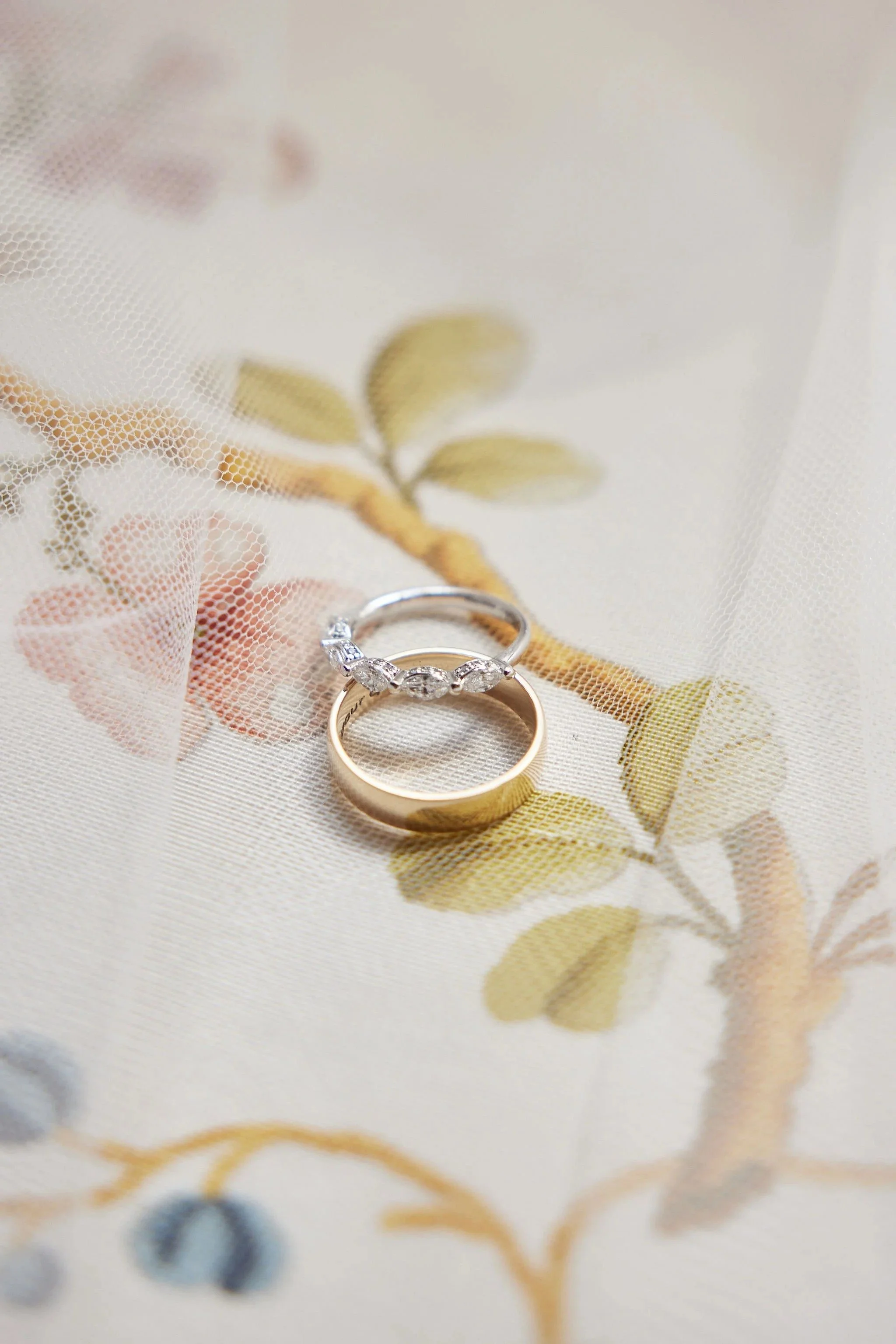 imgi_42_HR_MandB_LostinLove_wedding7.jpg