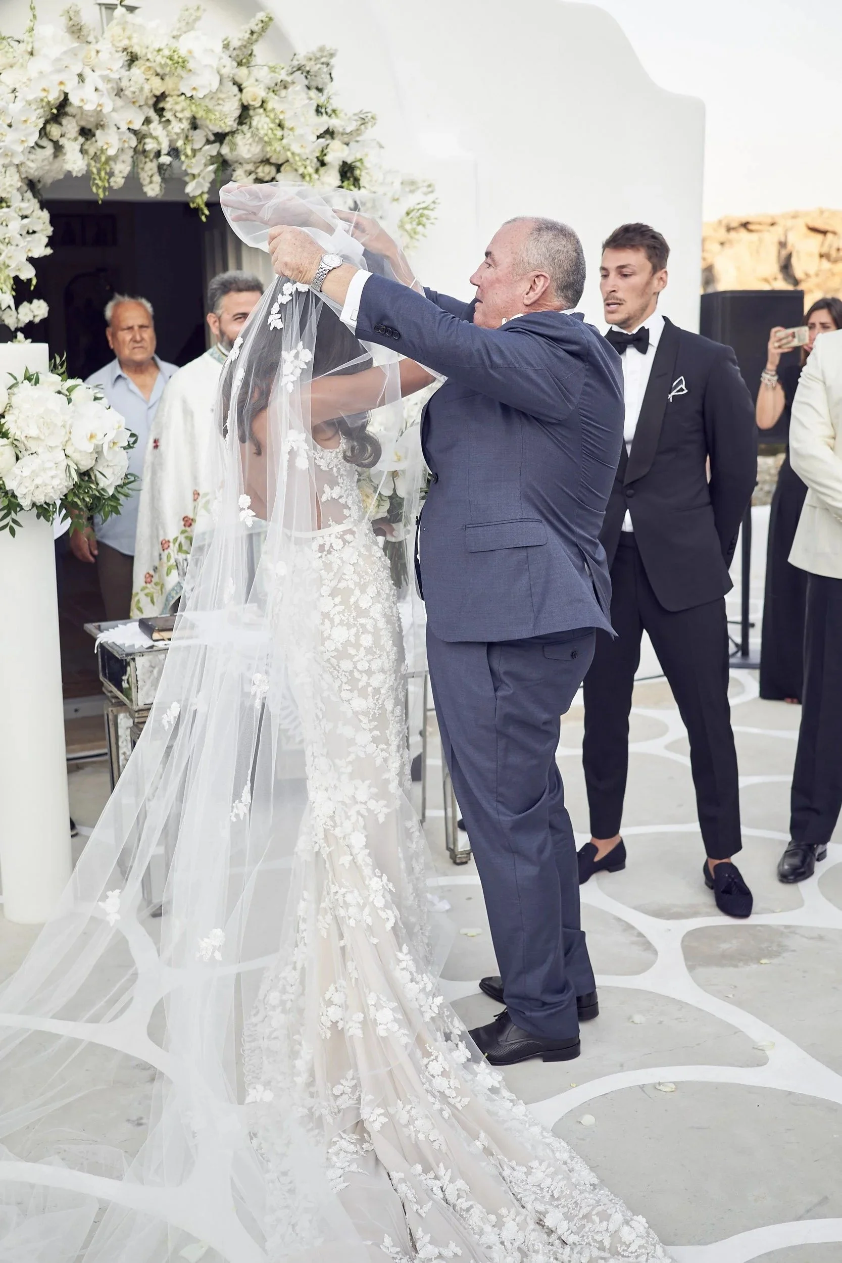 imgi_117_083_LR_SandM-Mykonos-wedding_lostinlove+84.jpg