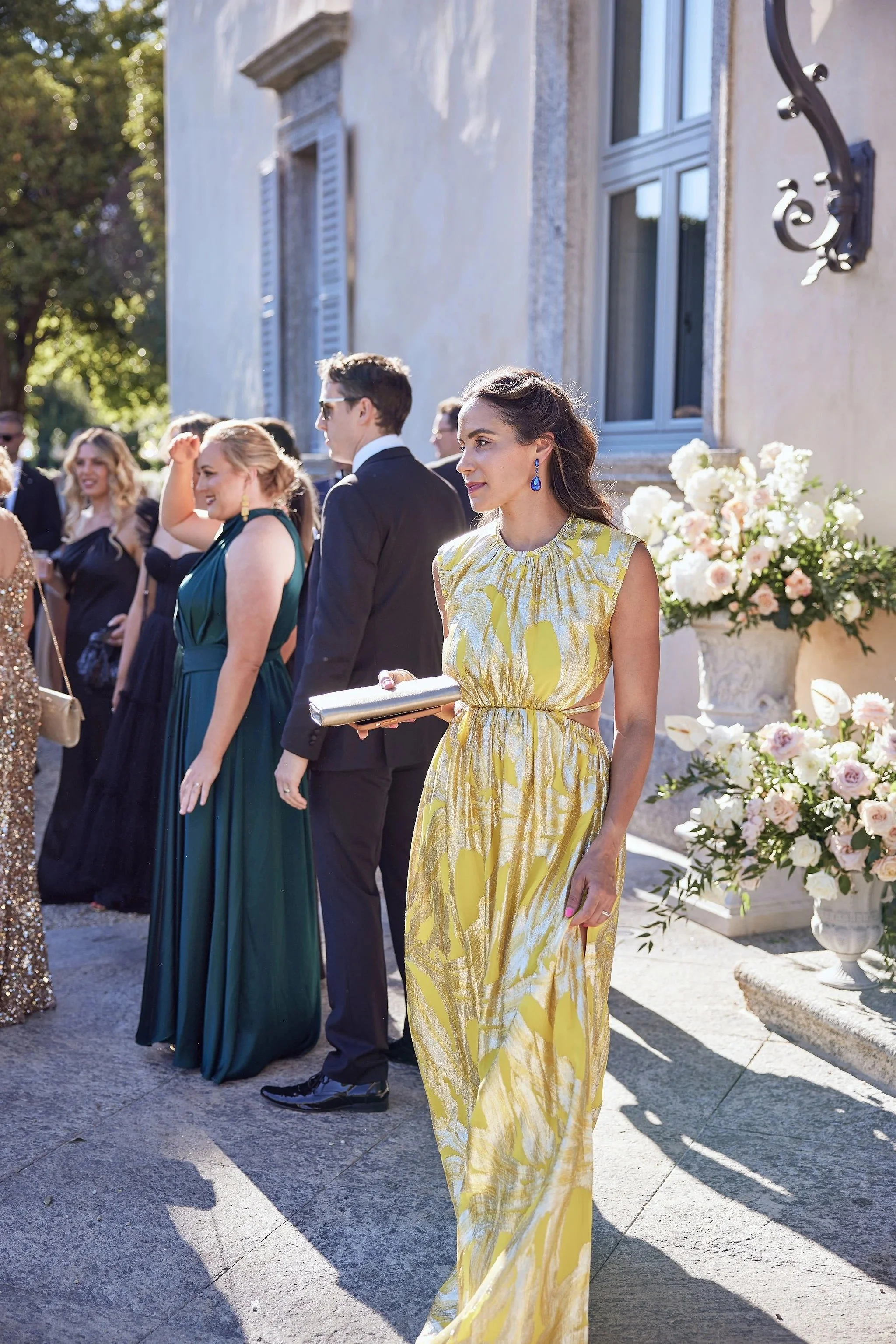 imgi_88_HR_MandB_LostinLove_wedding225.jpg