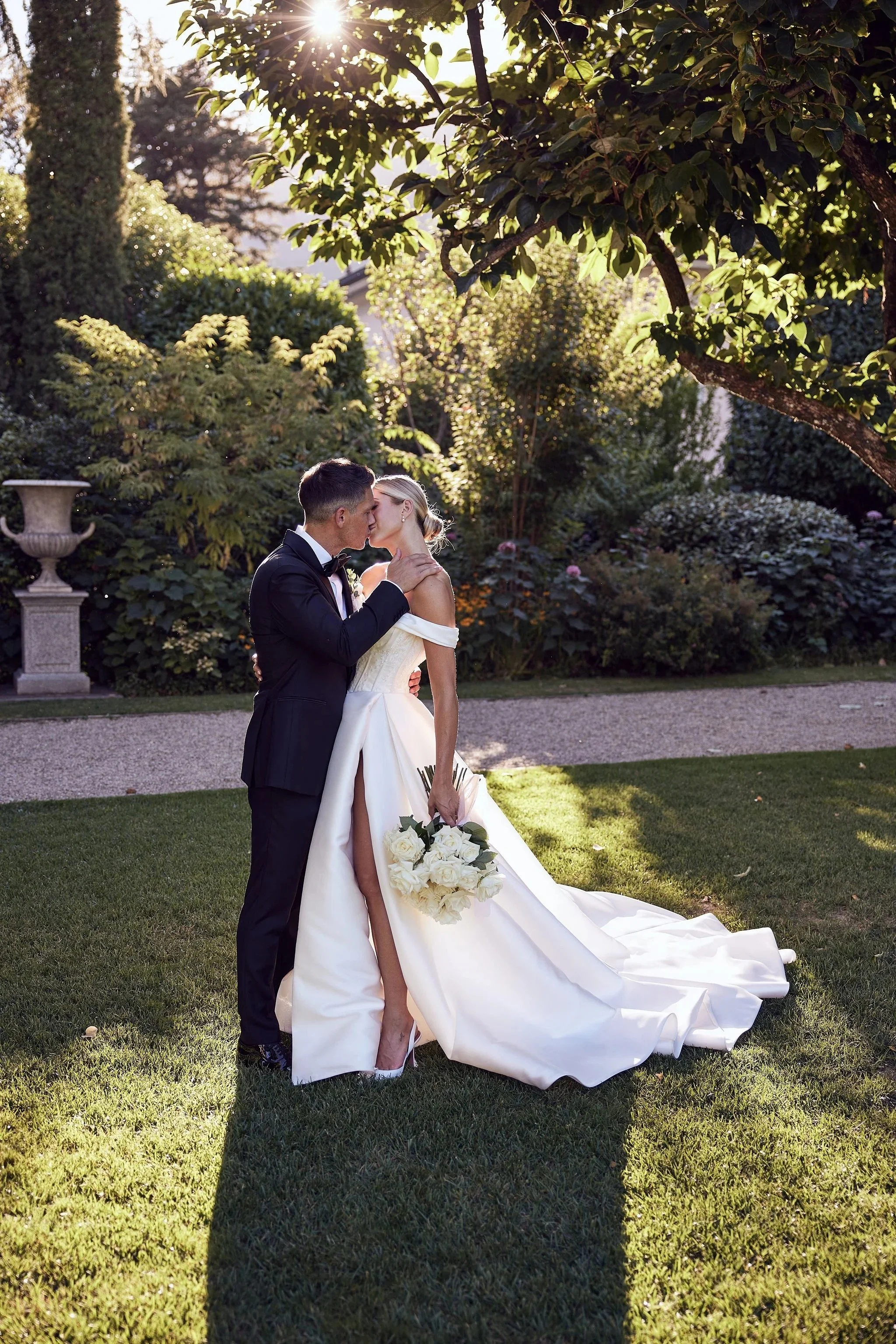 imgi_117_HR_MandB_LostinLove_wedding564.jpg