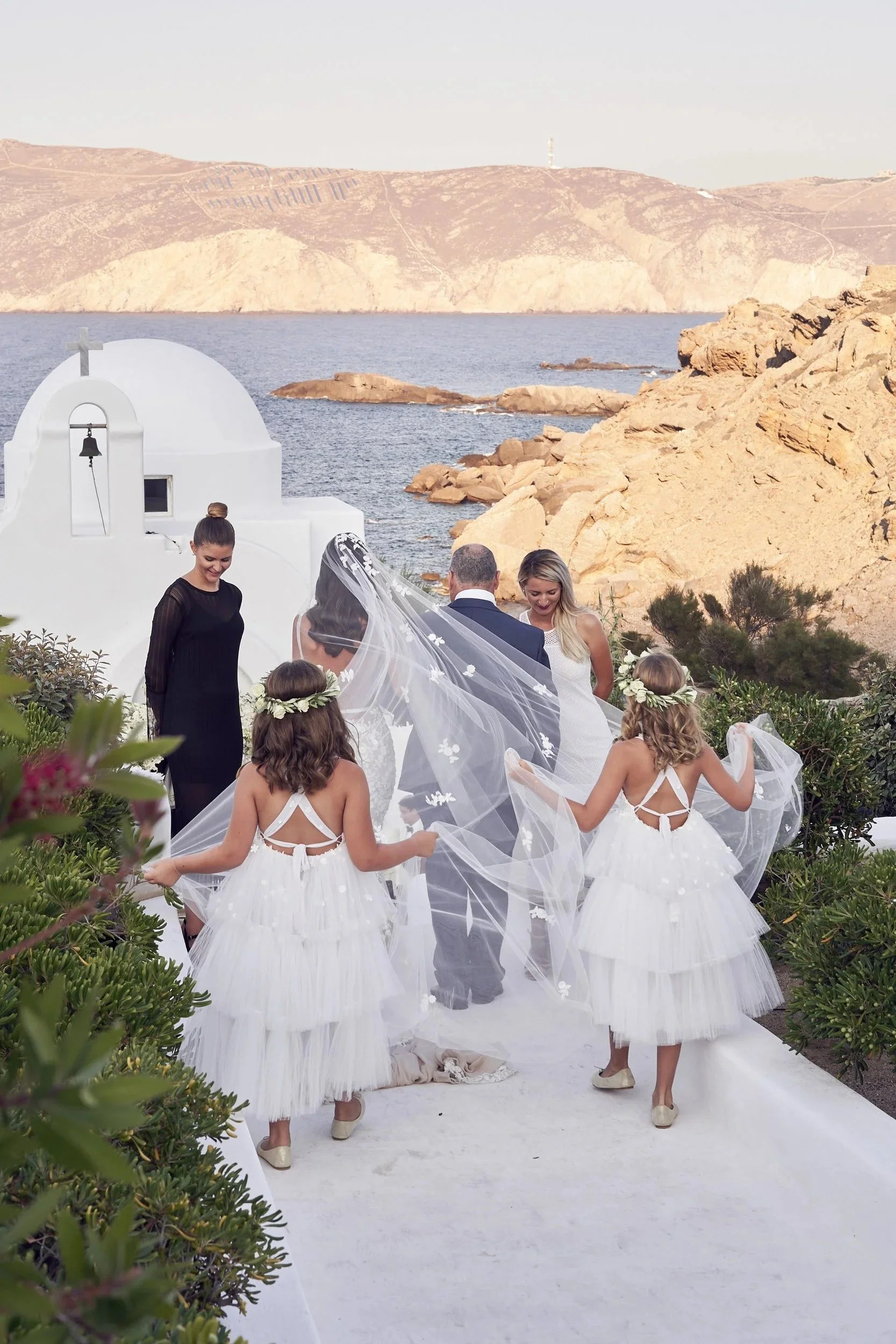 imgi_108_074_LR_SandM-Mykonos-wedding_lostinlove+87.jpg