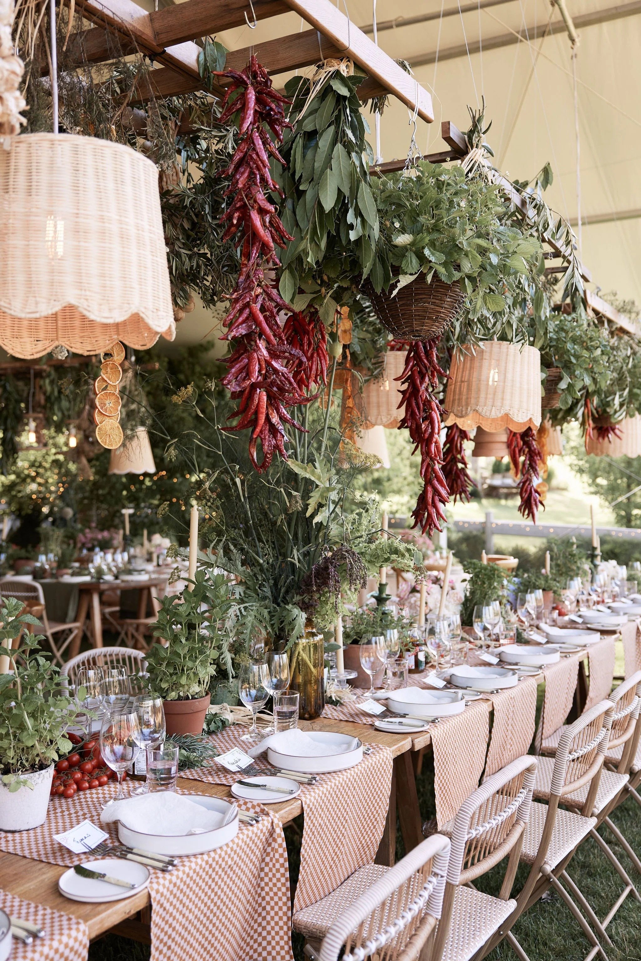 imgi_135_HR_SandH_LostinLove_wedding751.jpg