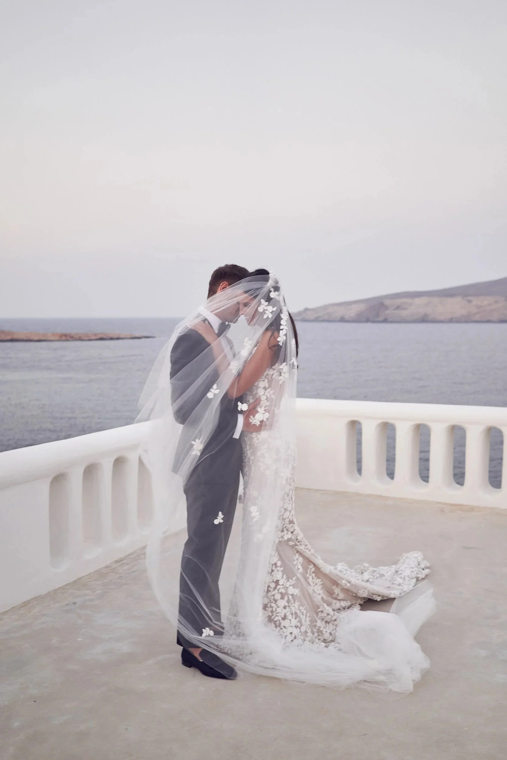 imgi_187_154_LR_SandM-Mykonos-wedding_lostinlove+159.jpg