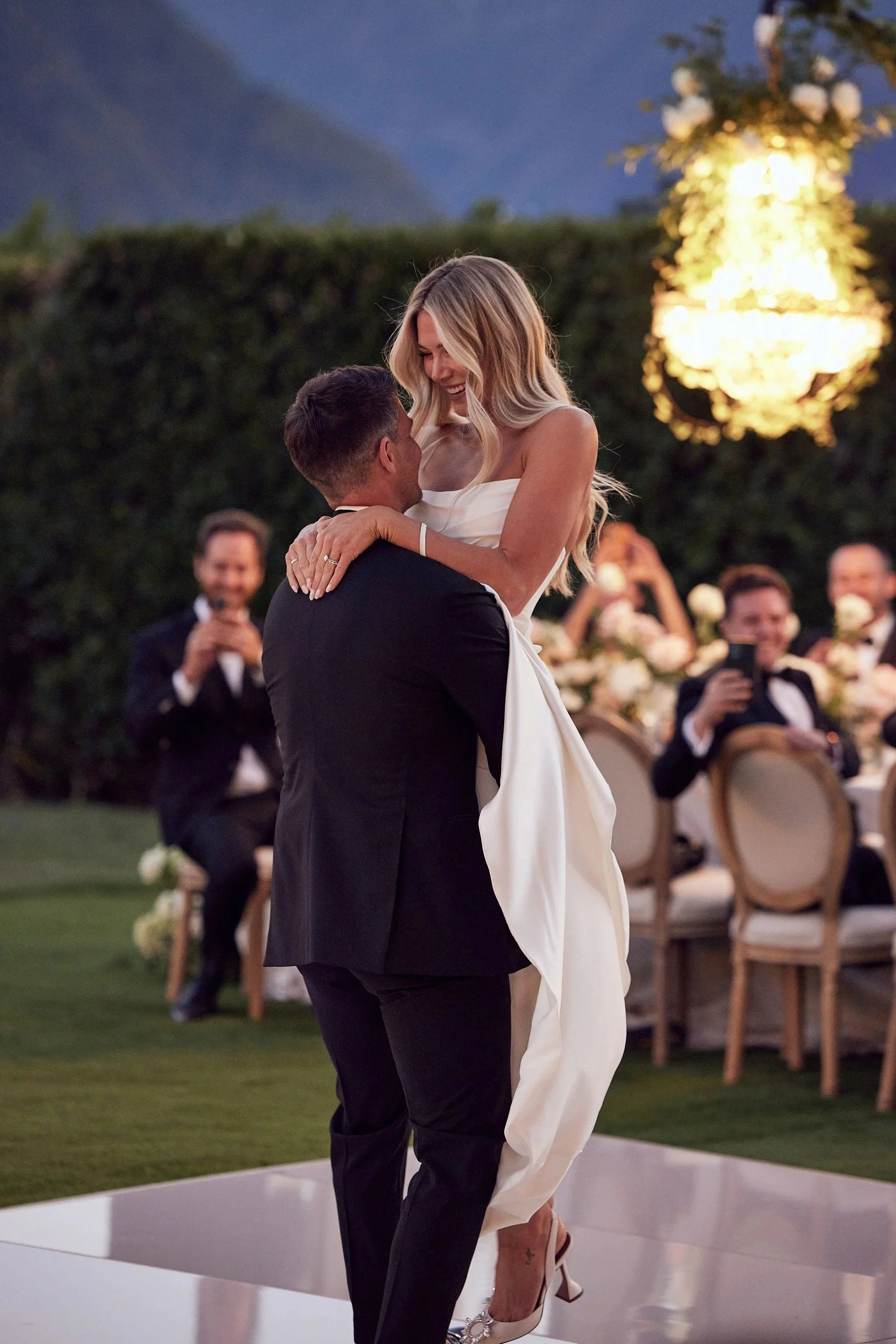 imgi_165_HR_MandB_LostinLove_wedding900.jpg