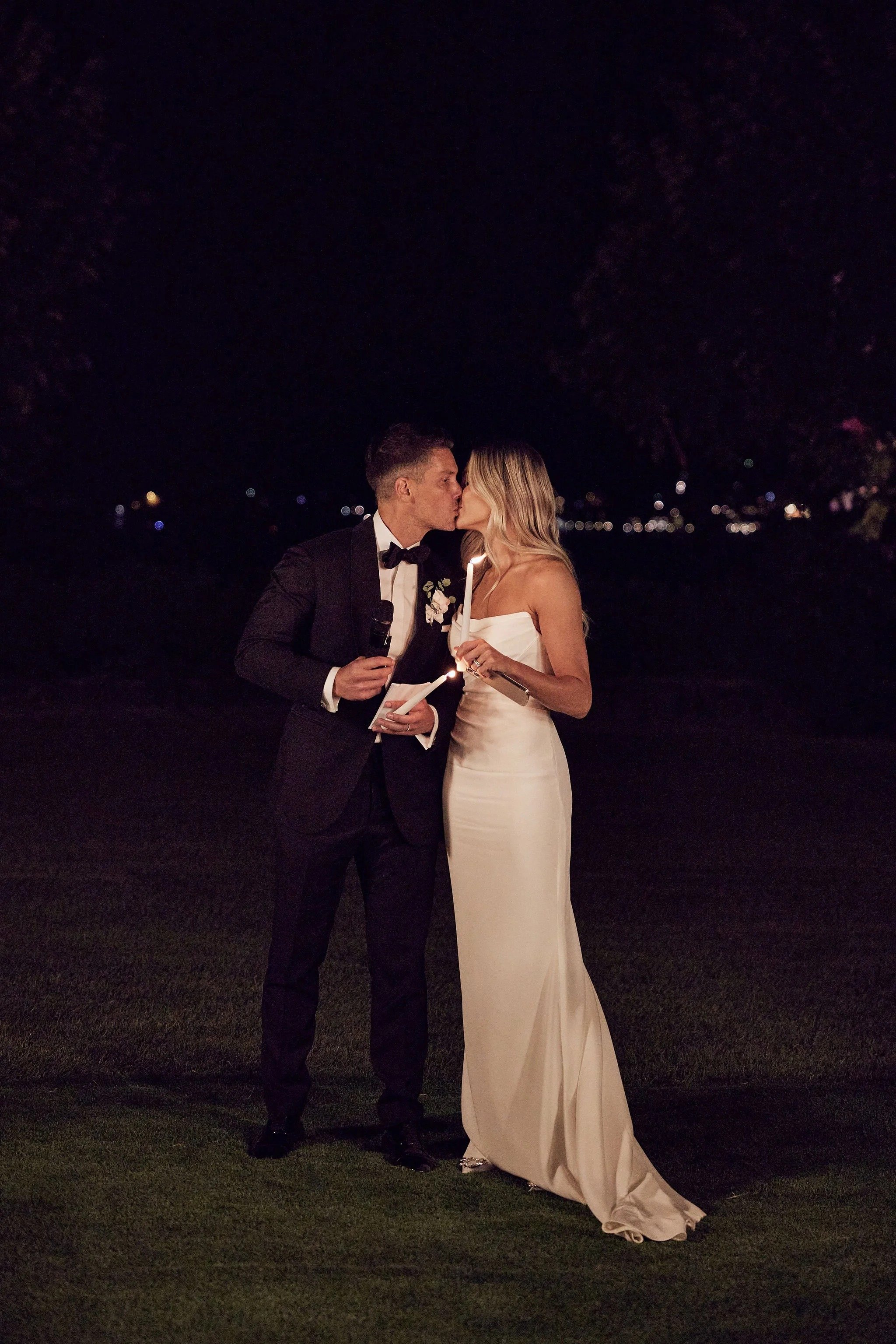 imgi_175_HR_MandB_LostinLove_wedding1040.jpg