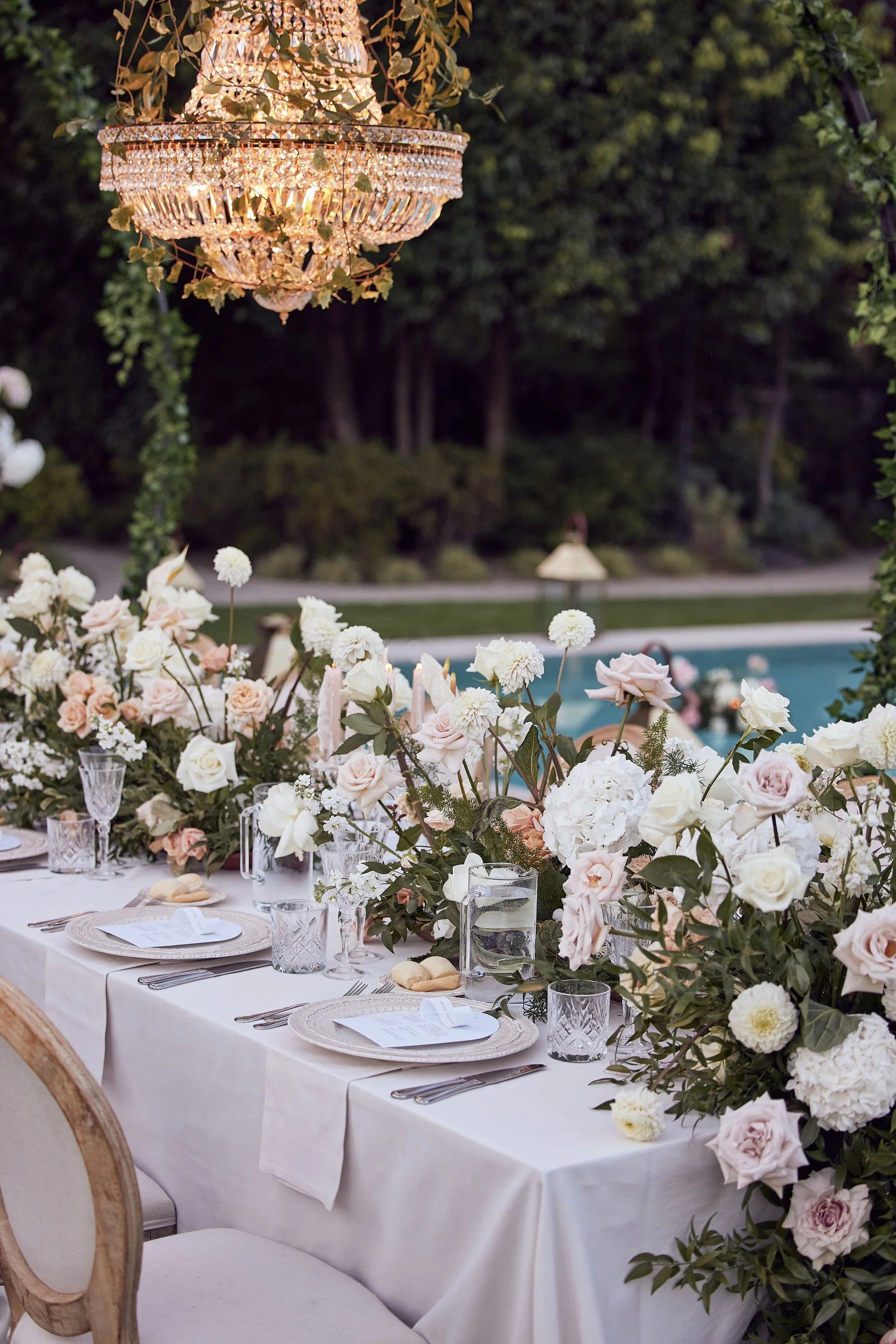 imgi_150_HR_MandB_LostinLove_wedding756.jpg