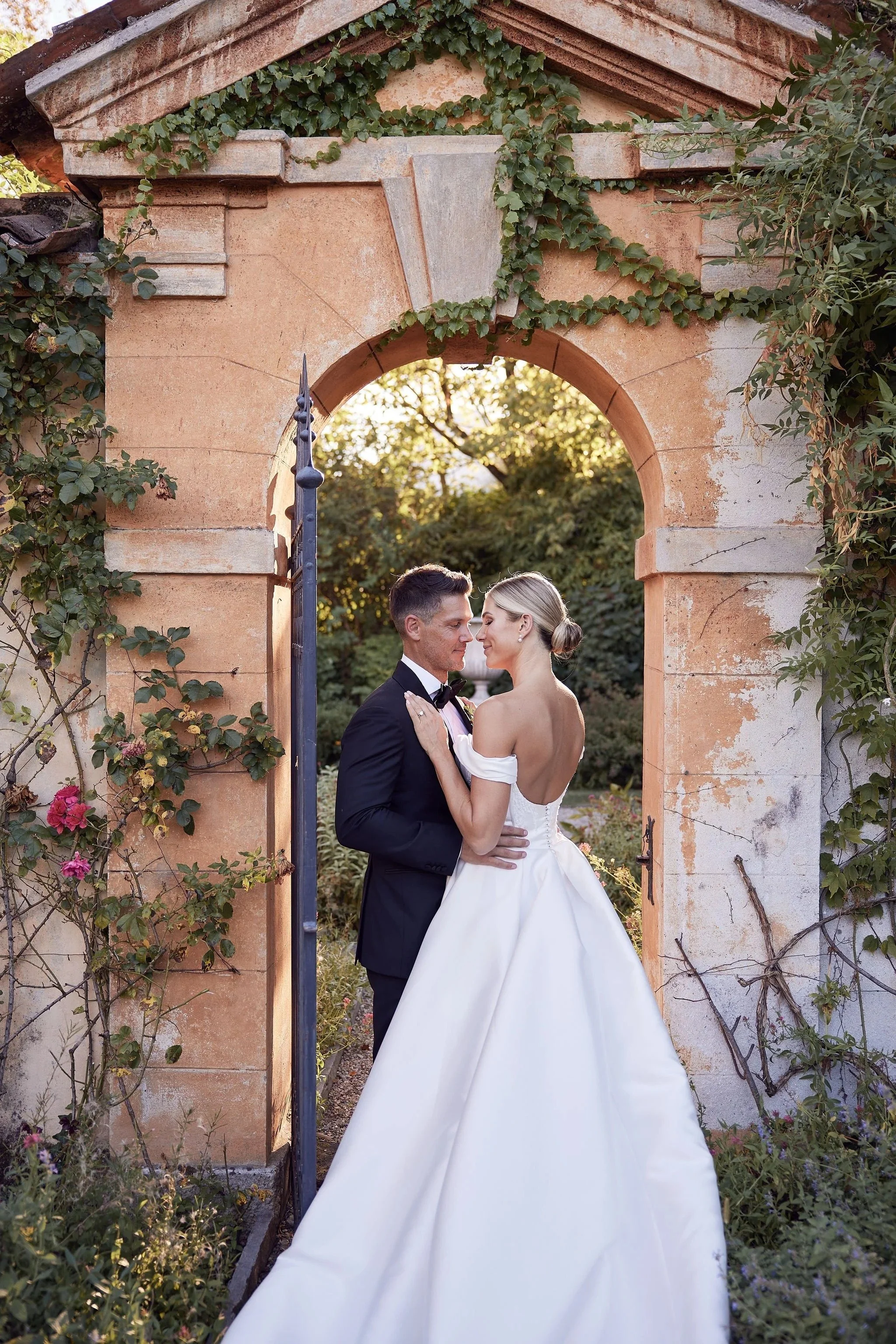 imgi_120_HR_MandB_LostinLove_wedding577.jpg