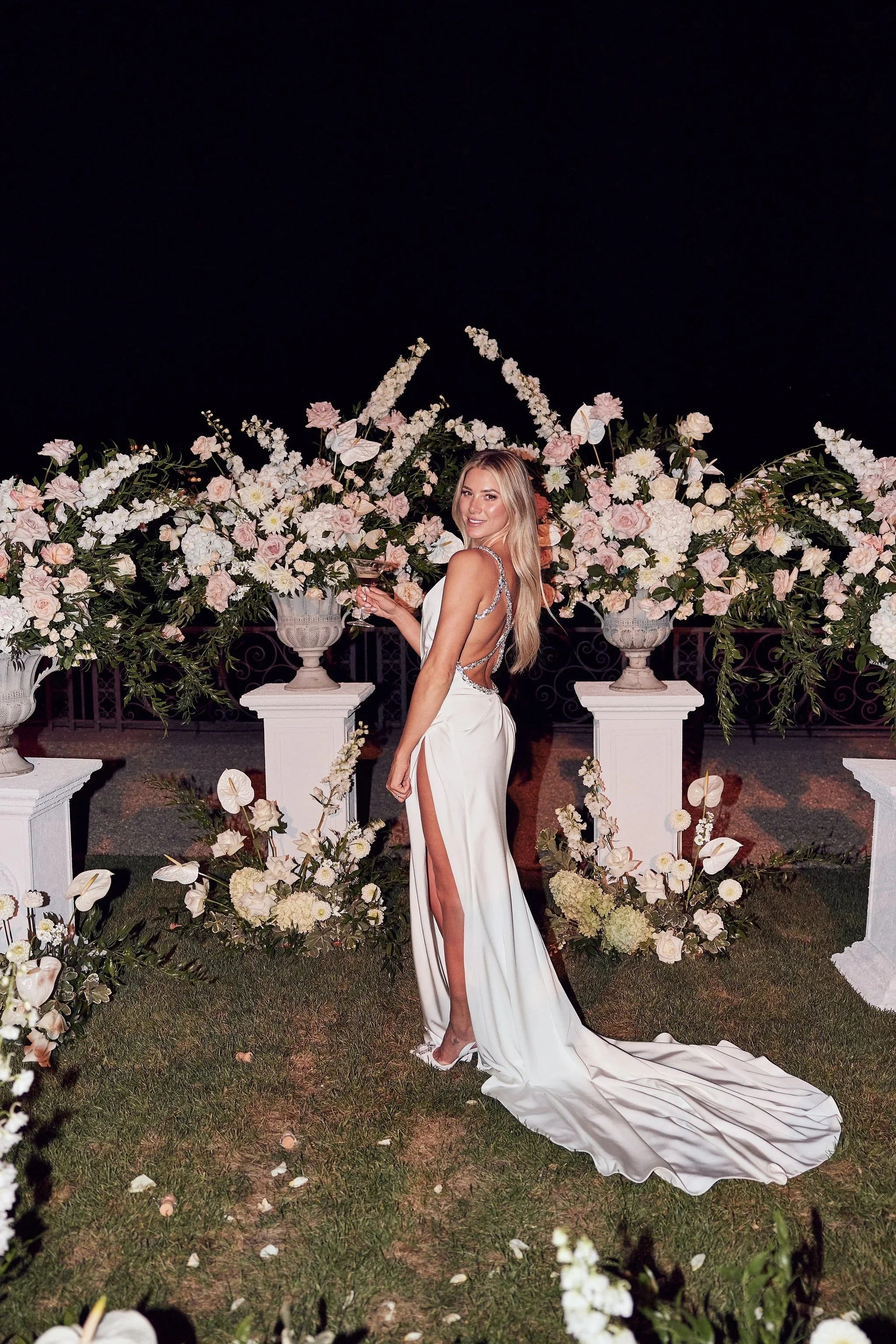 imgi_194_HR_MandB_LostinLove_wedding1265.jpg