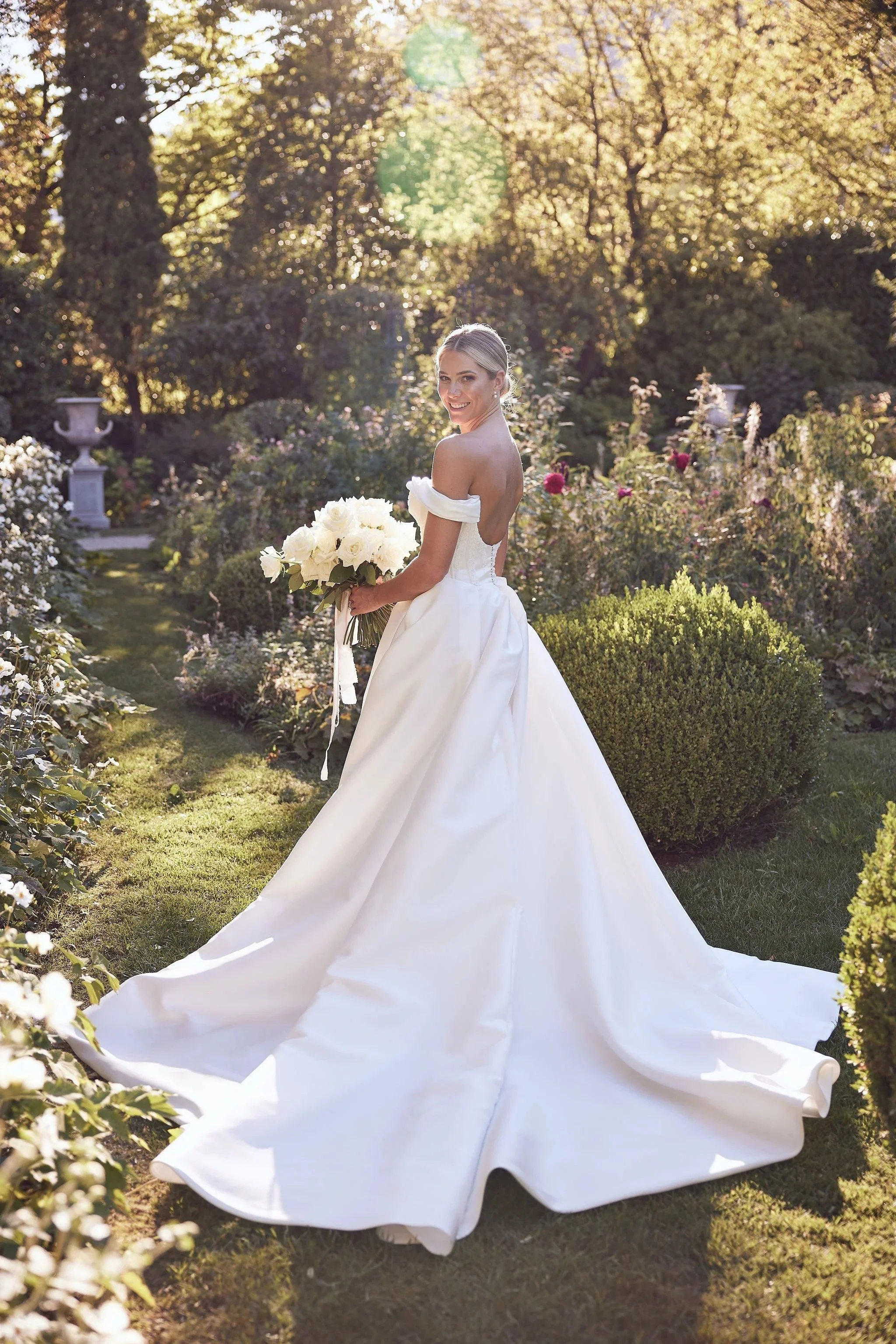 imgi_114_HR_MandB_LostinLove_wedding534.jpg