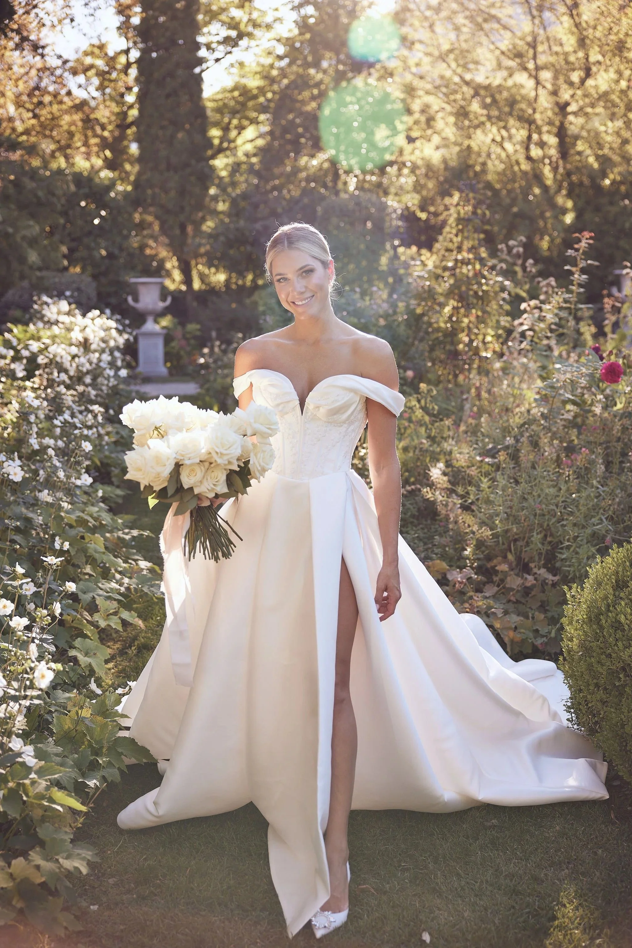 imgi_111_HR_MandB_LostinLove_wedding526.jpg
