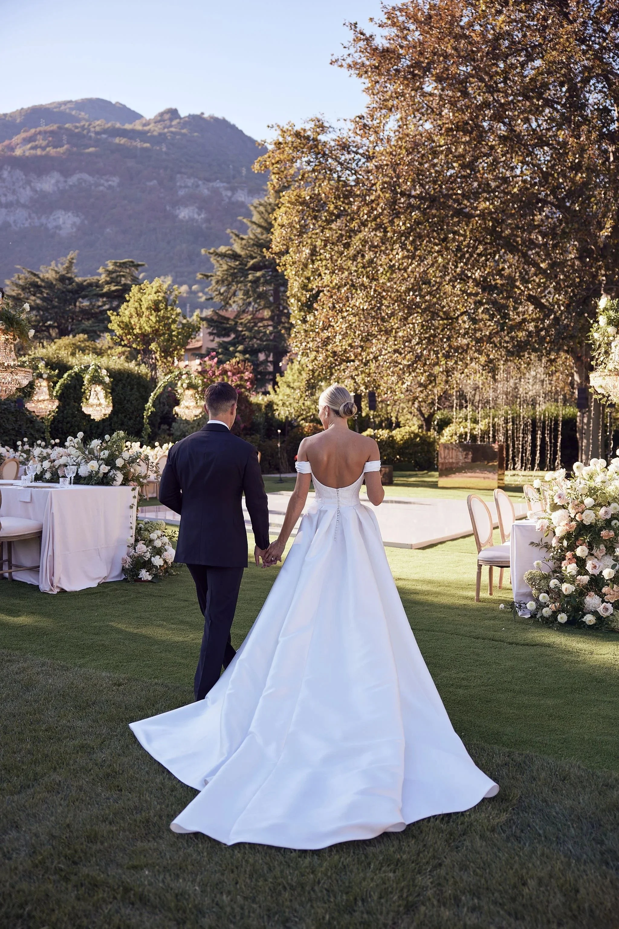 imgi_107_HR_MandB_LostinLove_wedding456.jpg