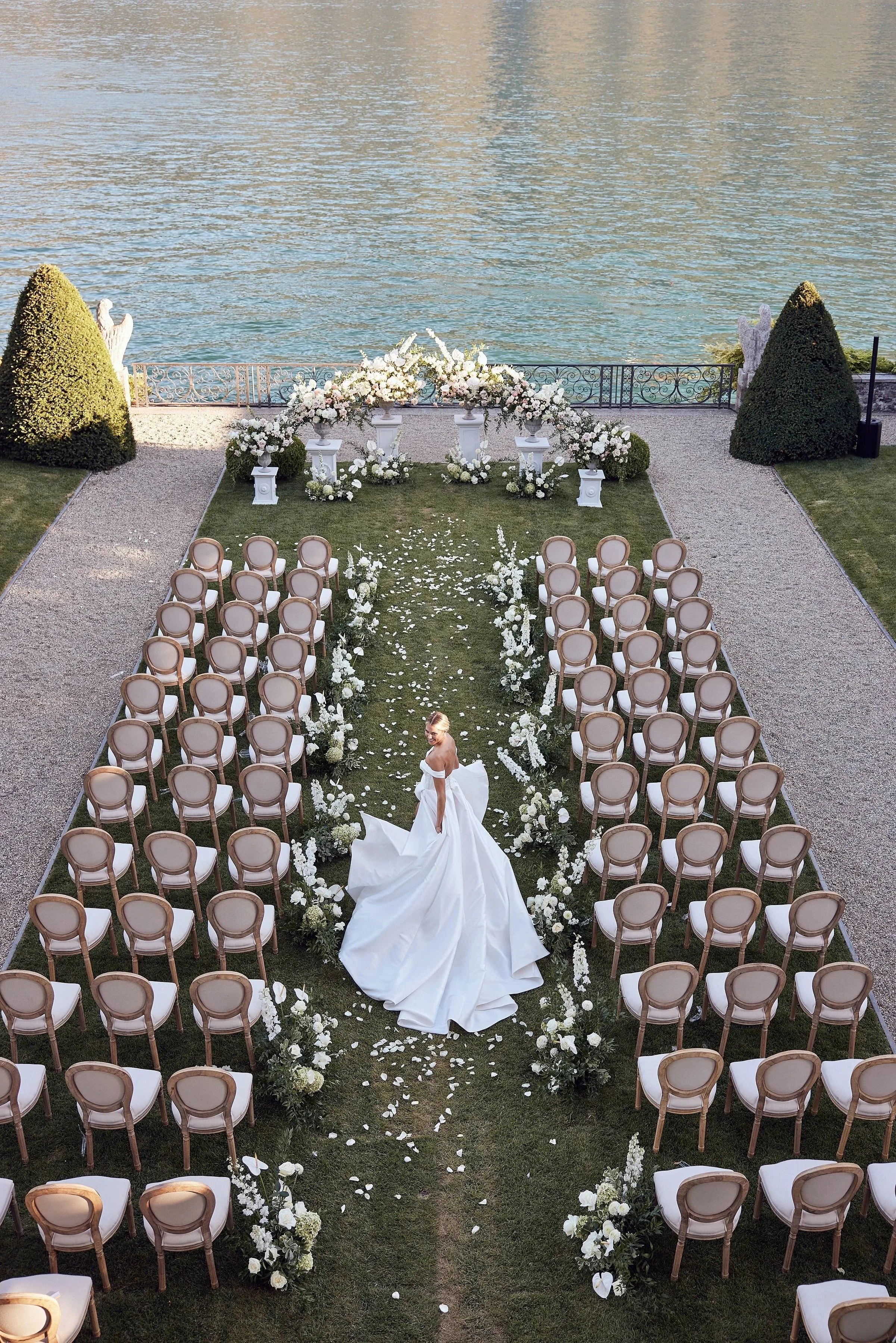 imgi_127_HR_MandB_LostinLove_wedding1449.jpg