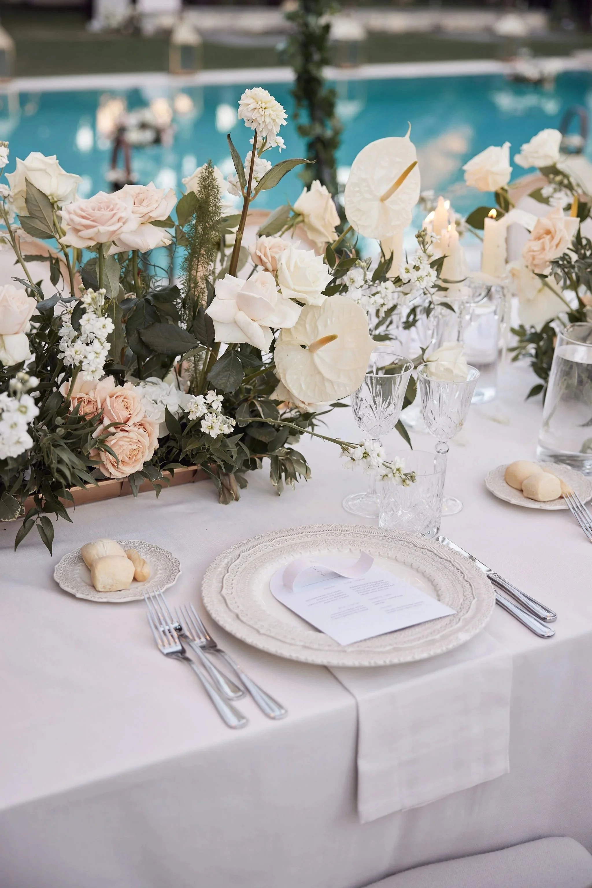 imgi_158_HR_MandB_LostinLove_wedding822.jpg