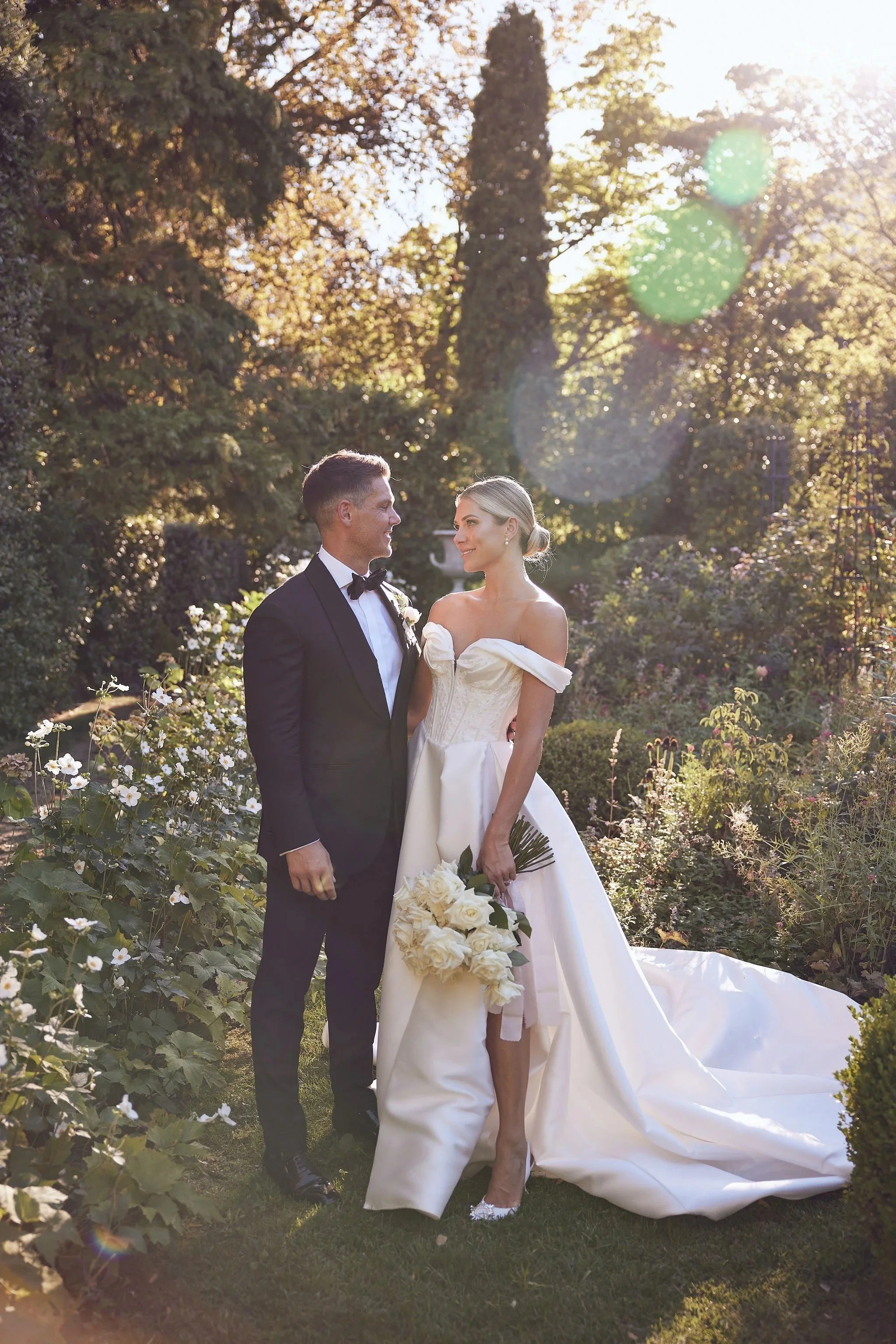 imgi_109_HR_MandB_LostinLove_wedding515.jpg