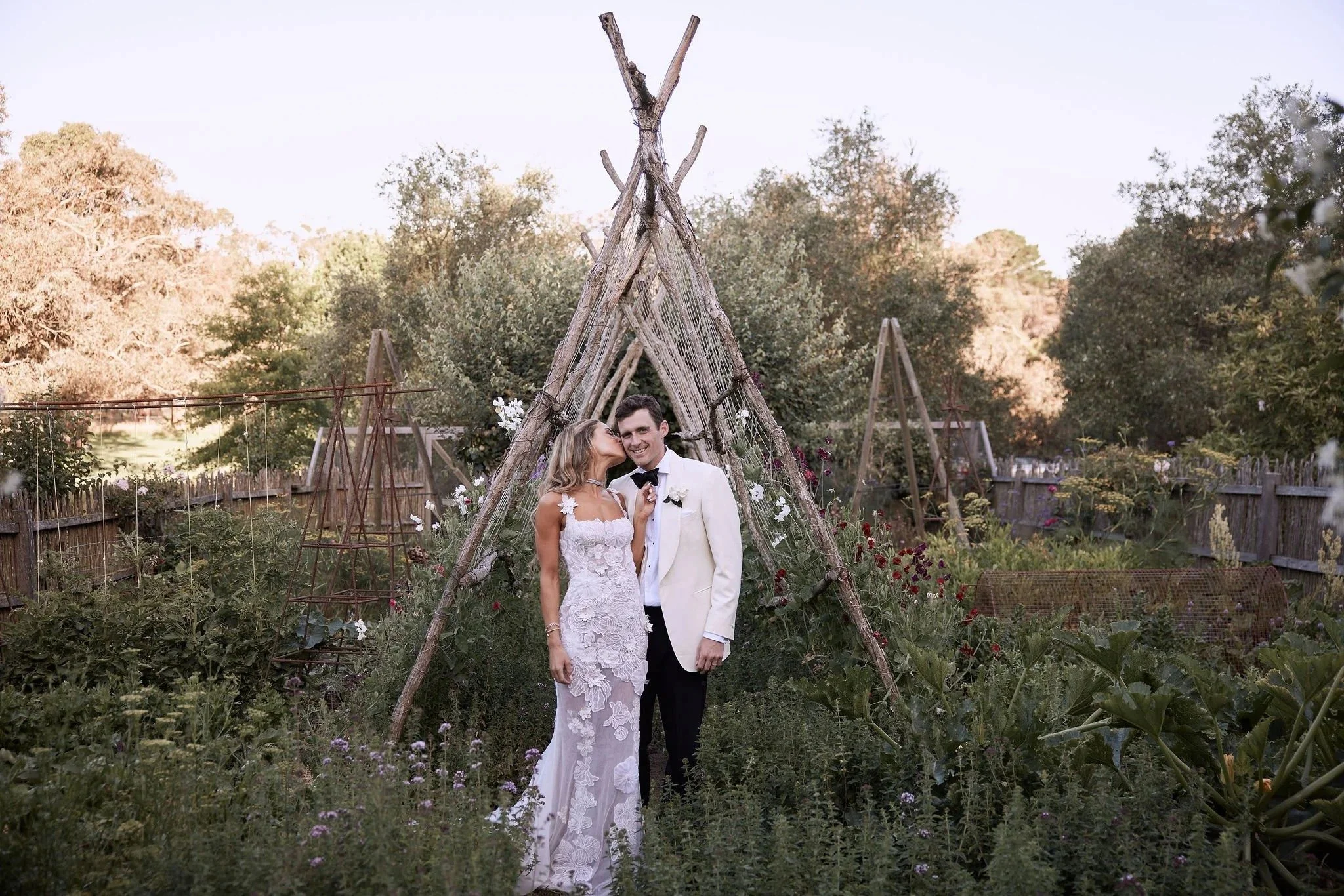 imgi_124_HR_SandH_LostinLove_wedding959.jpg