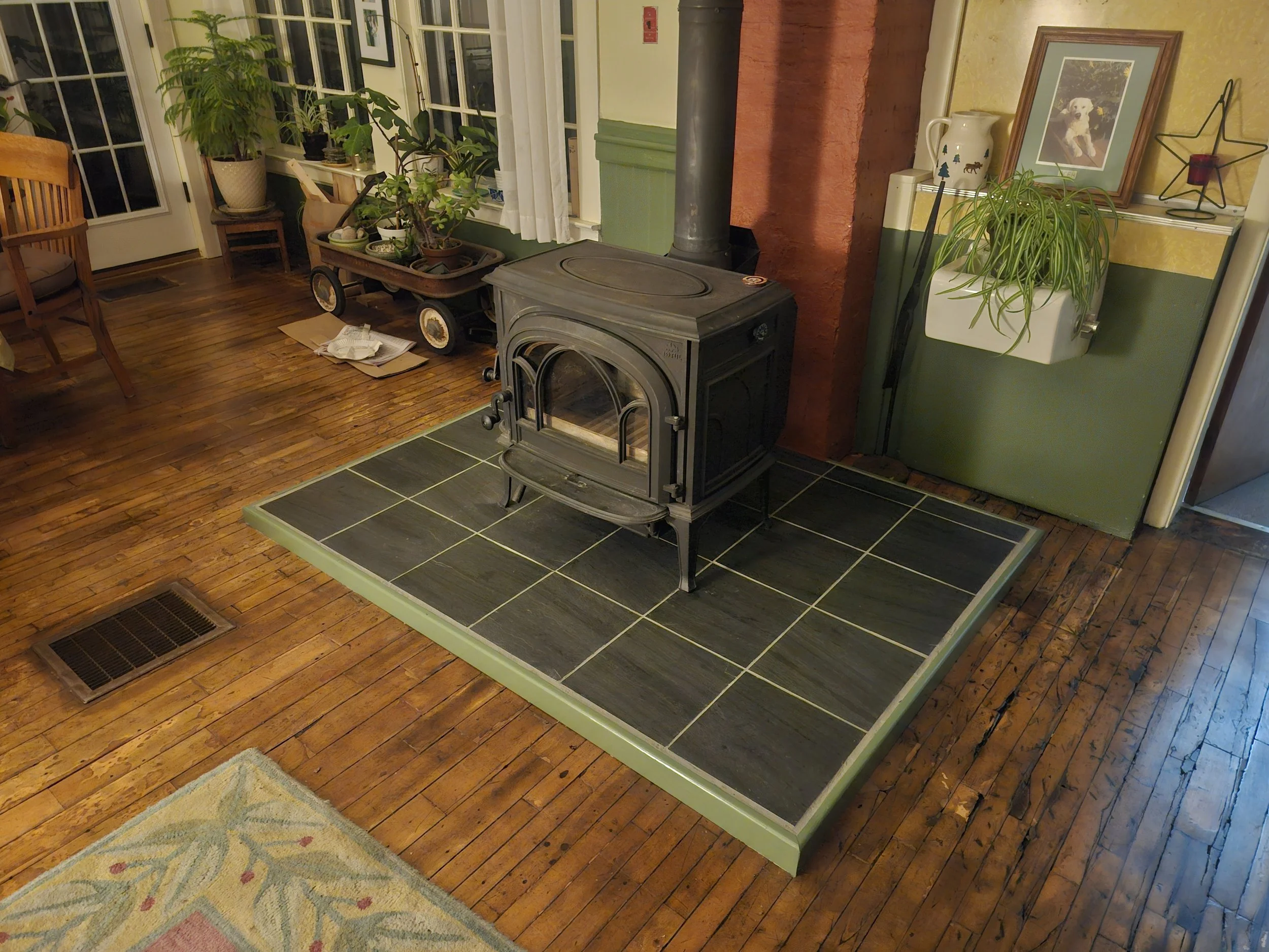 Hearth with Vermont Black 12 x 12 tile.jpg
